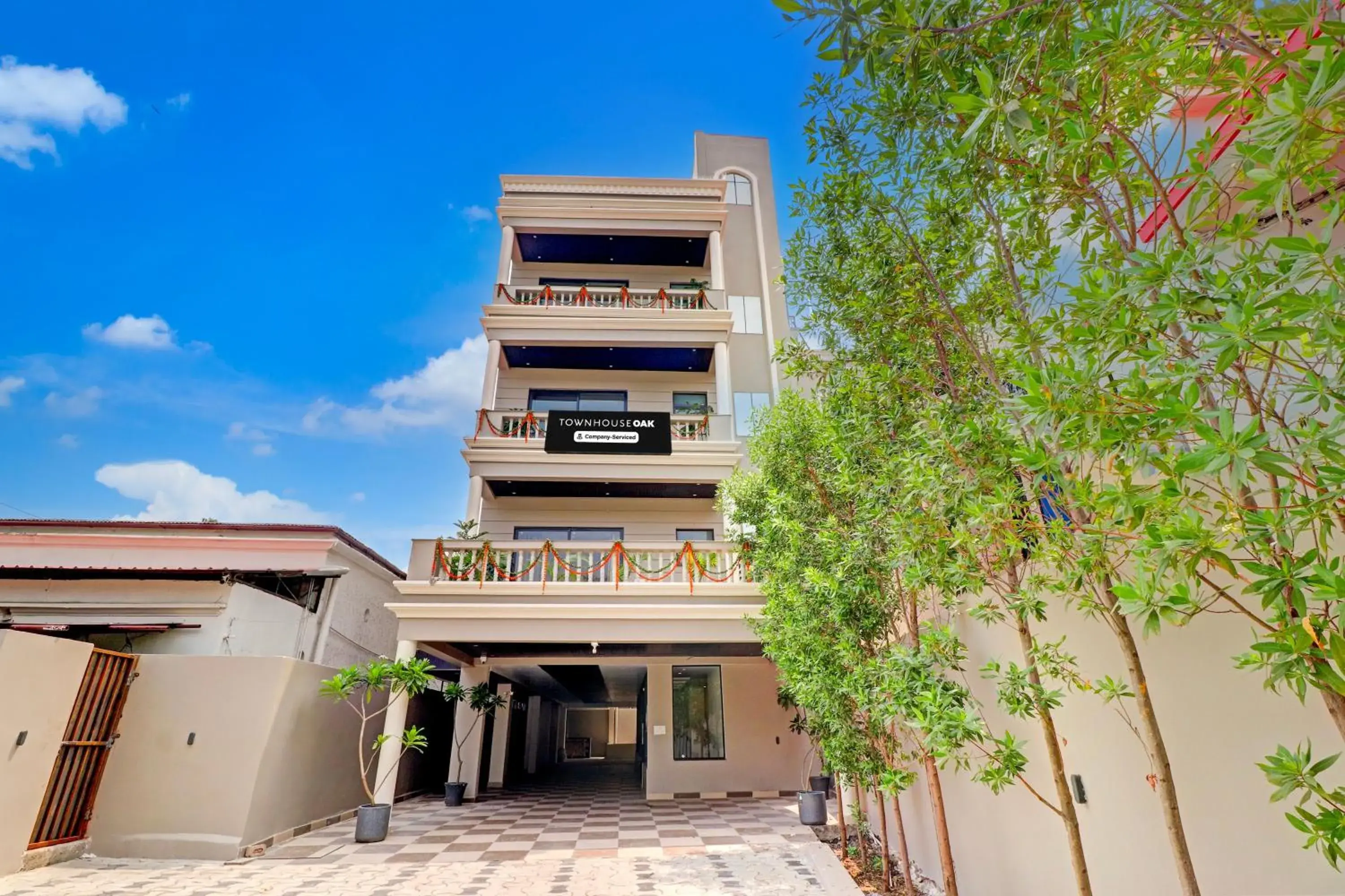 Super Townhouse Oak FRI Dehradun Formerly Hotel EL Portrait Super Townhouse Oak FRI Dehradun Formerly Hotel EL Portrait