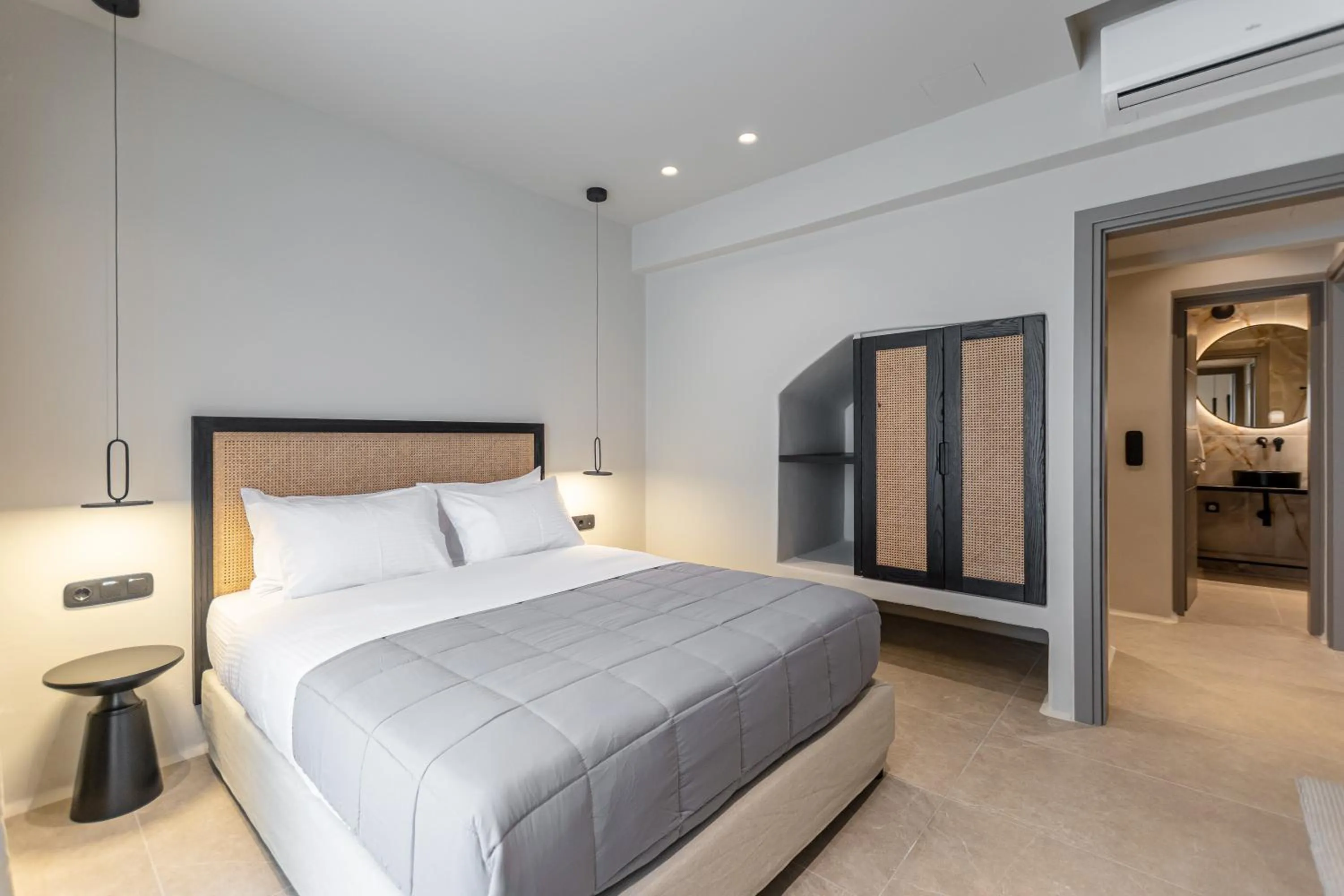 Shower, Bed in Lithia Exclusive Villas