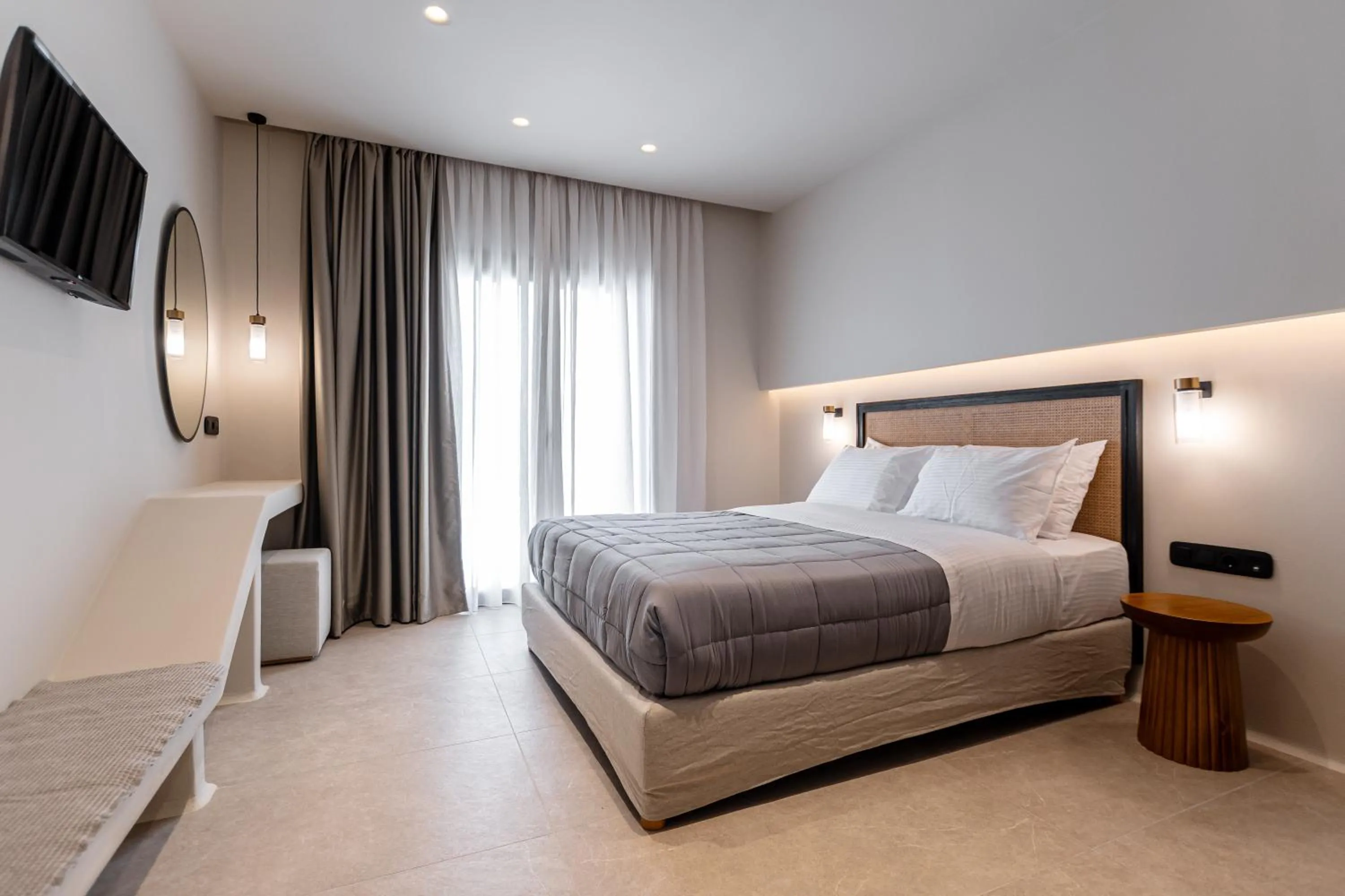 Staff, Bed in Lithia Exclusive Villas