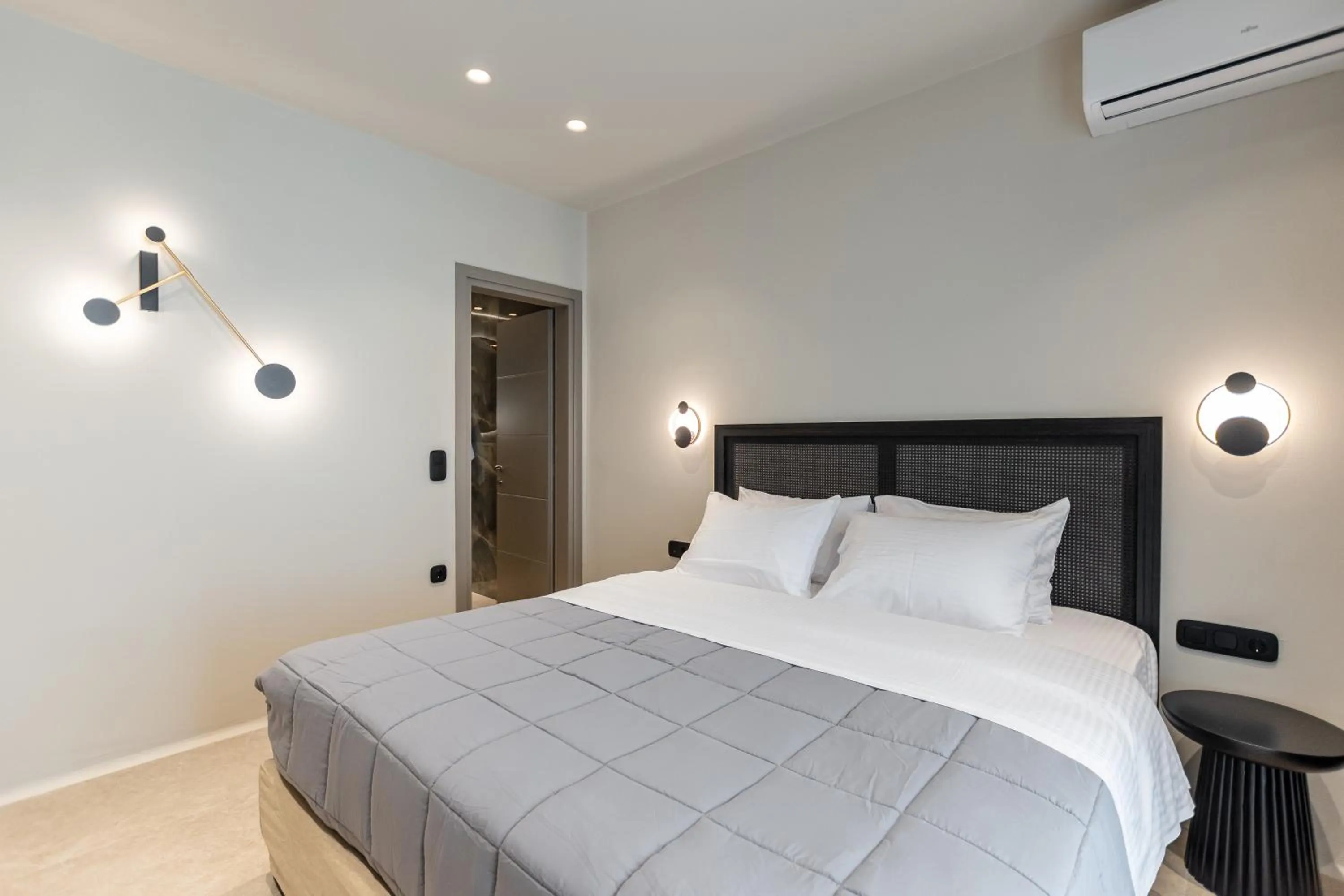 Shower, Bed in Lithia Exclusive Villas