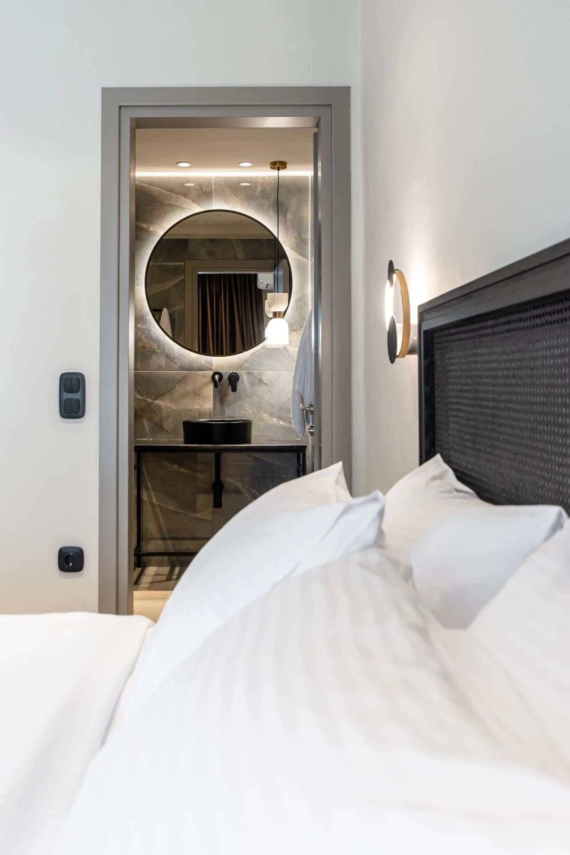 Shower, Bed in Lithia Exclusive Villas