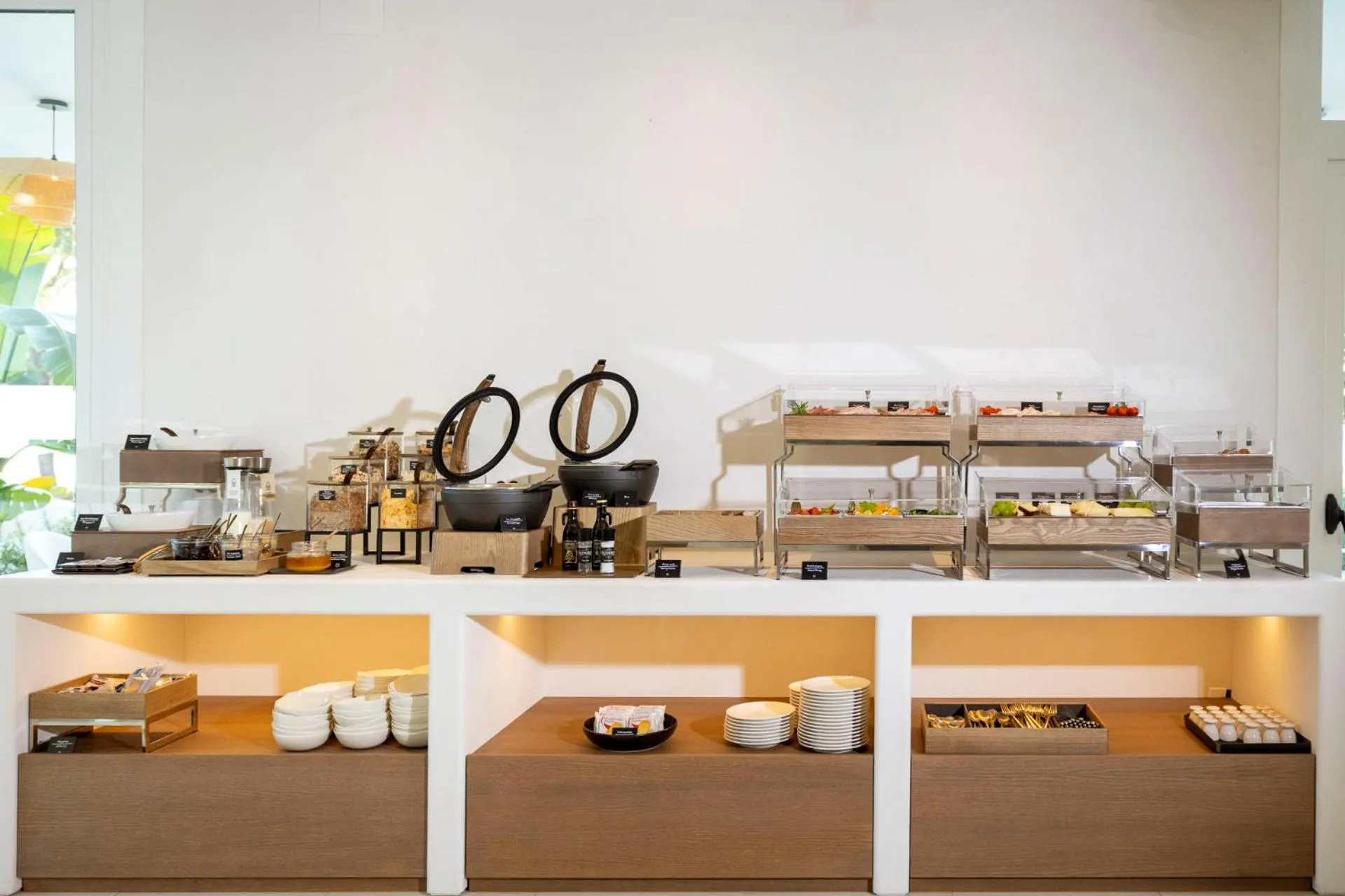 Buffet breakfast in Hi Hotels Sirmione - Lakeview Pool