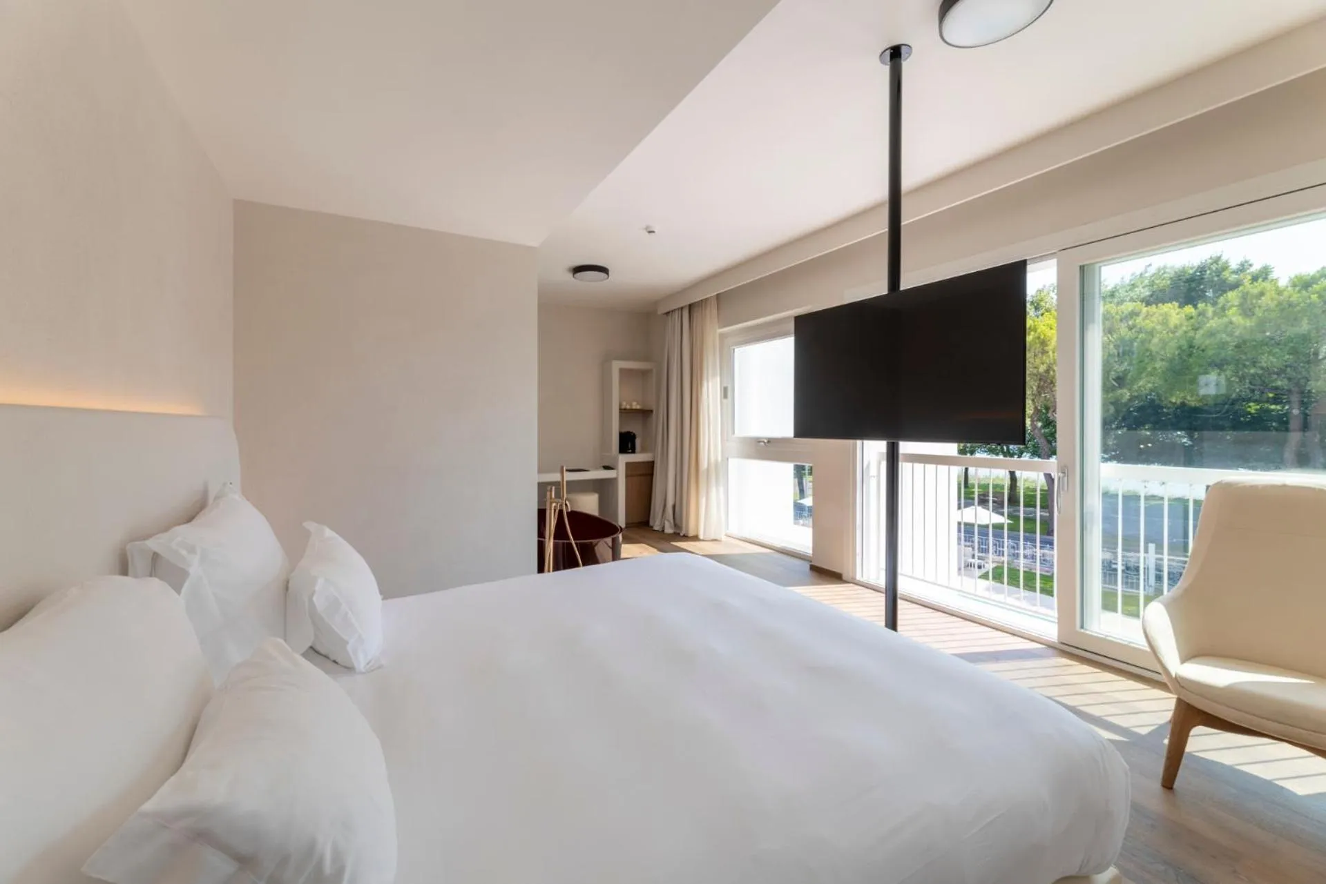 Bedroom, Bed in Hi Hotels Sirmione - Lakeview Pool