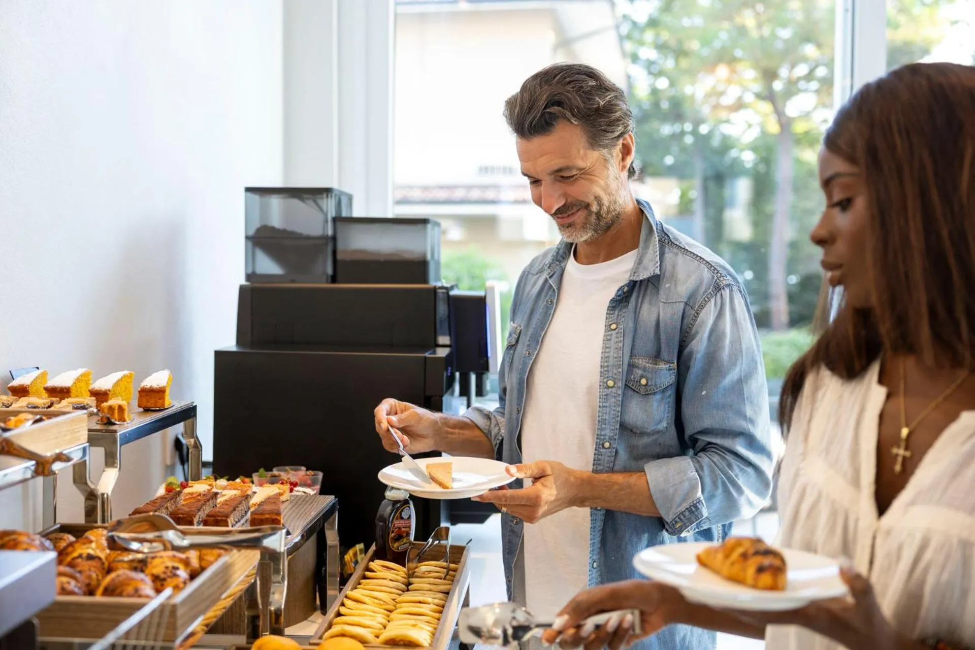 Breakfast in Hi Hotels Sirmione - Lakeview Pool