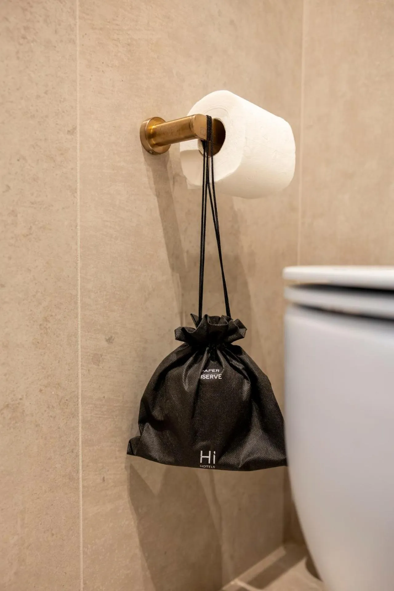 Bathroom in Hi Hotels Sirmione - Lakeview Pool