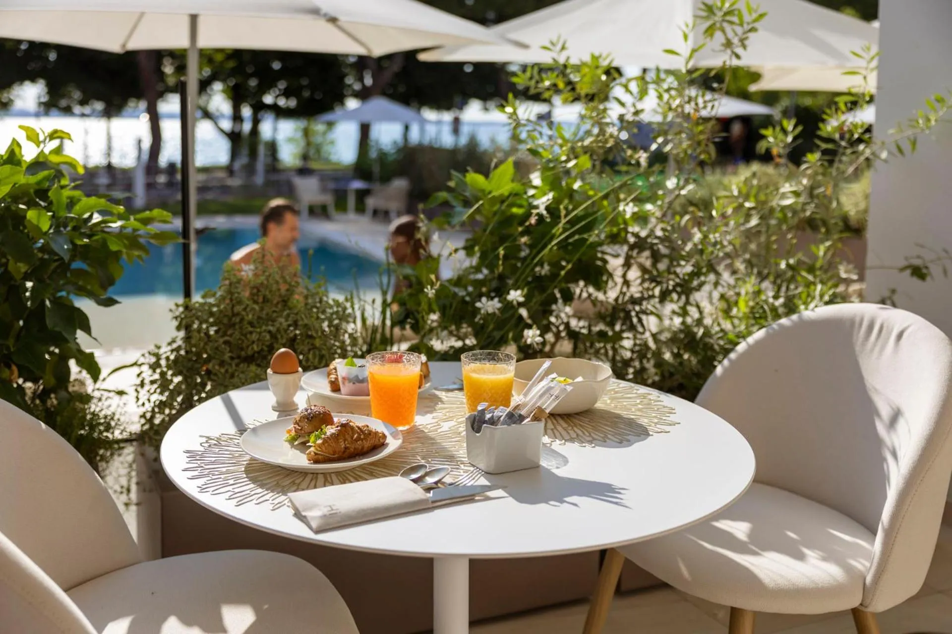 Patio in Hi Hotels Sirmione - Lakeview Pool
