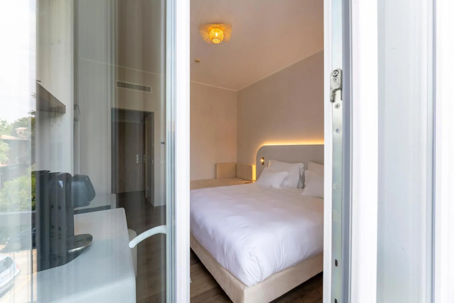 Bedroom, Bed in Hi Hotels Sirmione - Lakeview Pool