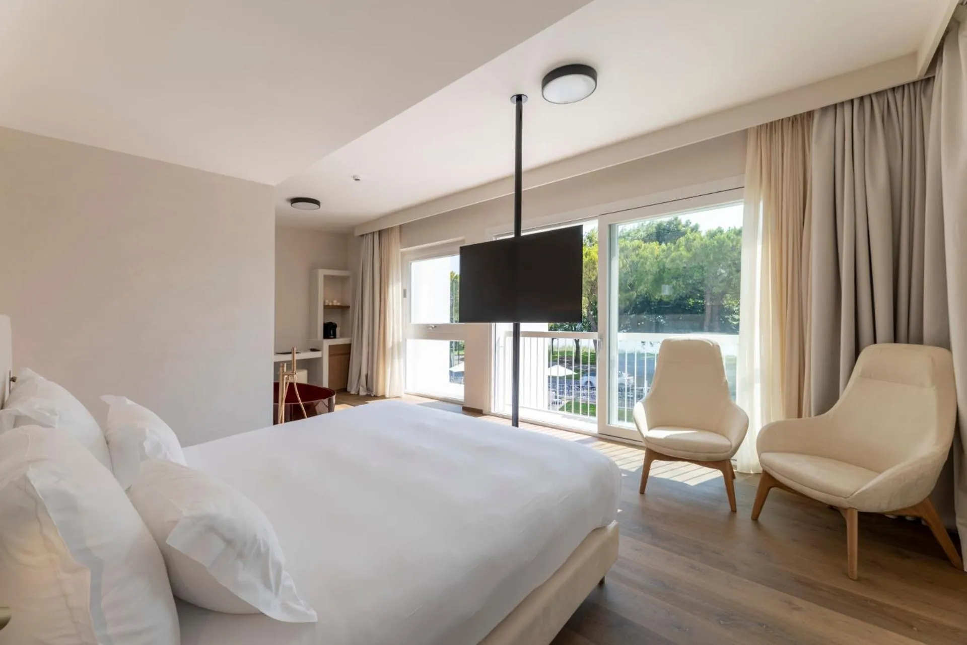 Bedroom, Bed in Hi Hotels Sirmione - Lakeview Pool