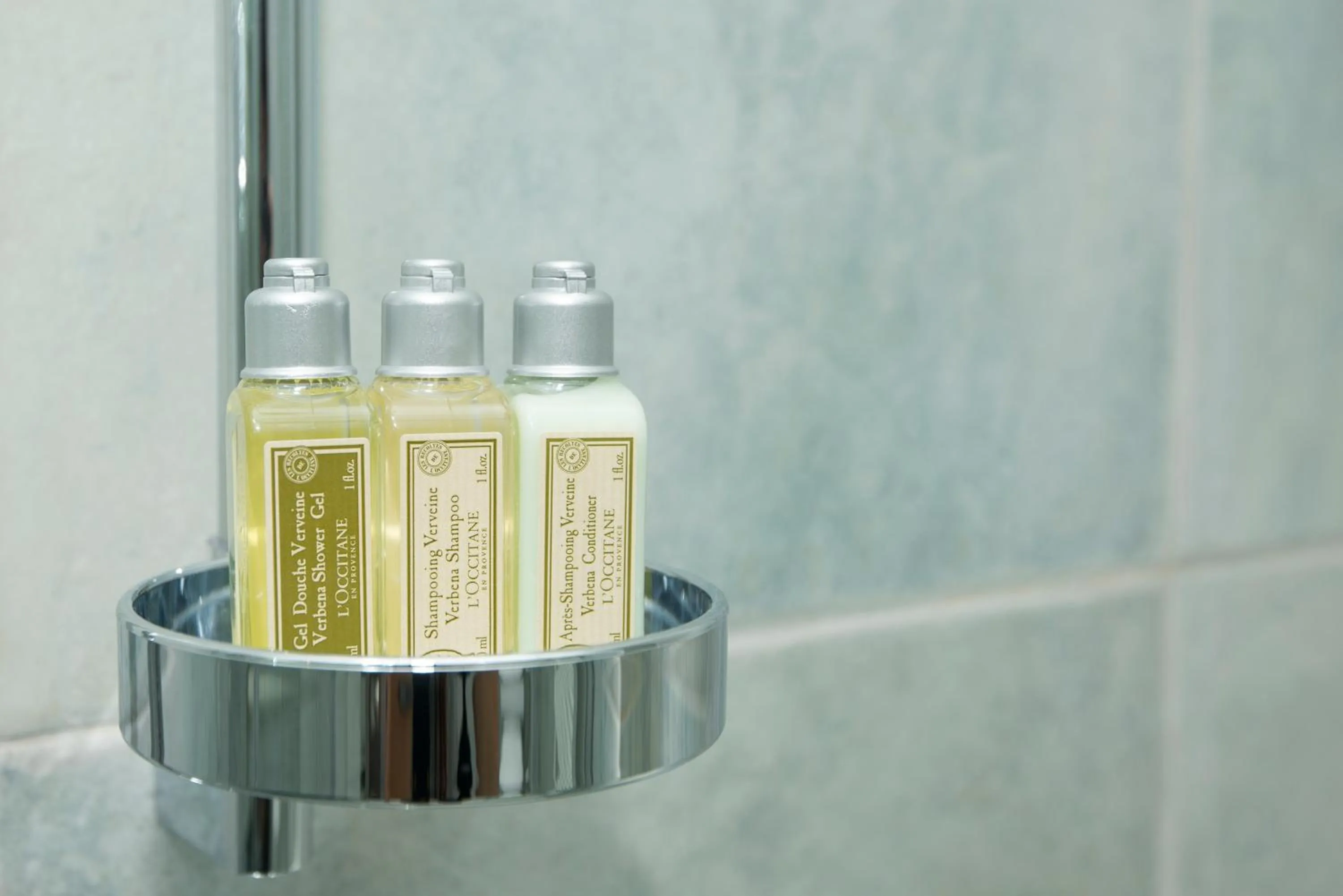 Shower in Zois Apartments