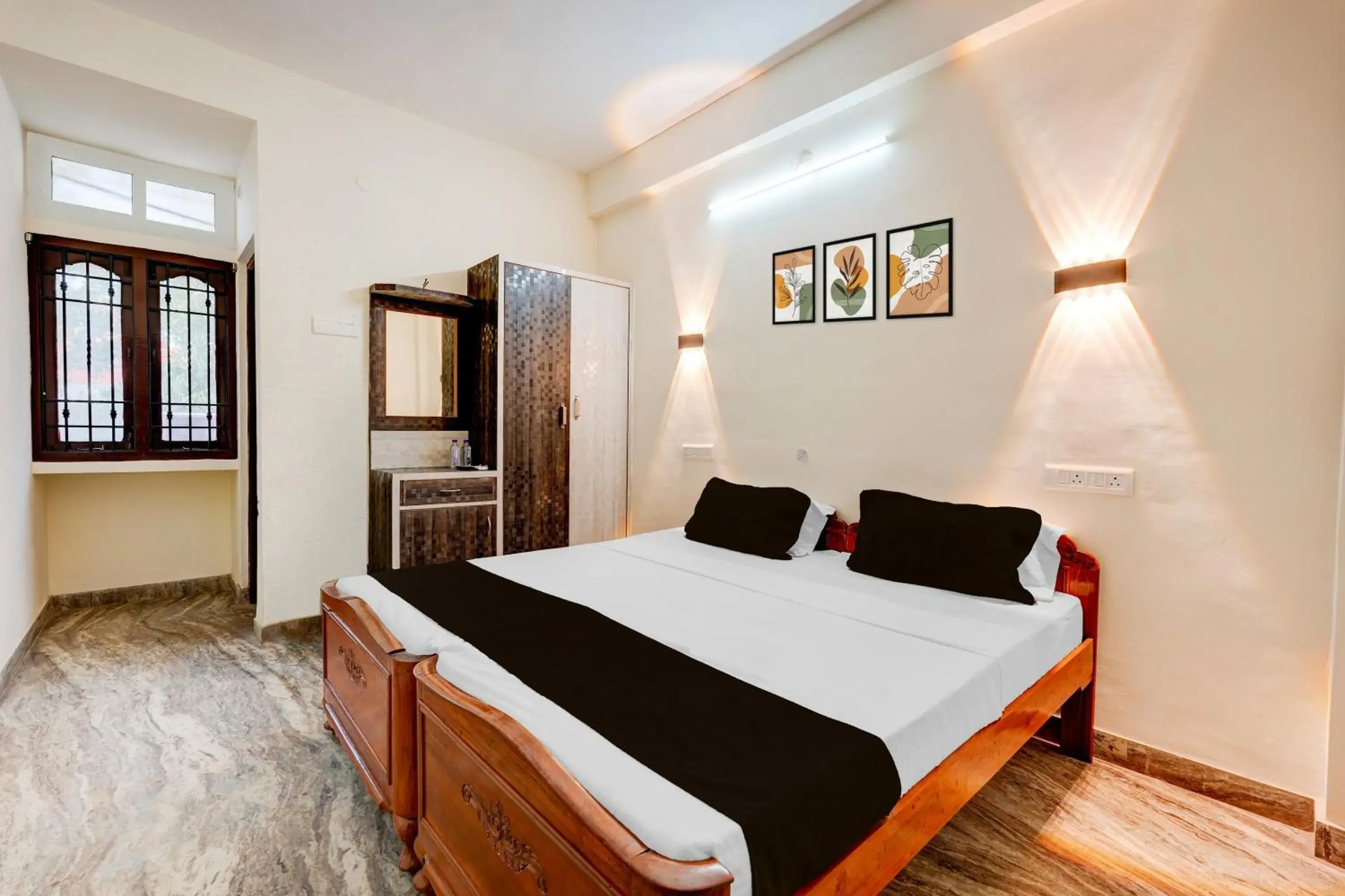 Deluxe Triple Room - single occupancy in Super Hotel O Chennai Central Railway Station Formerly Annakilly Tower Guest House Deluxe Triple Room - single occupancy in Super Hotel O Chennai Central Railway Station Formerly Annakilly Tower Guest House