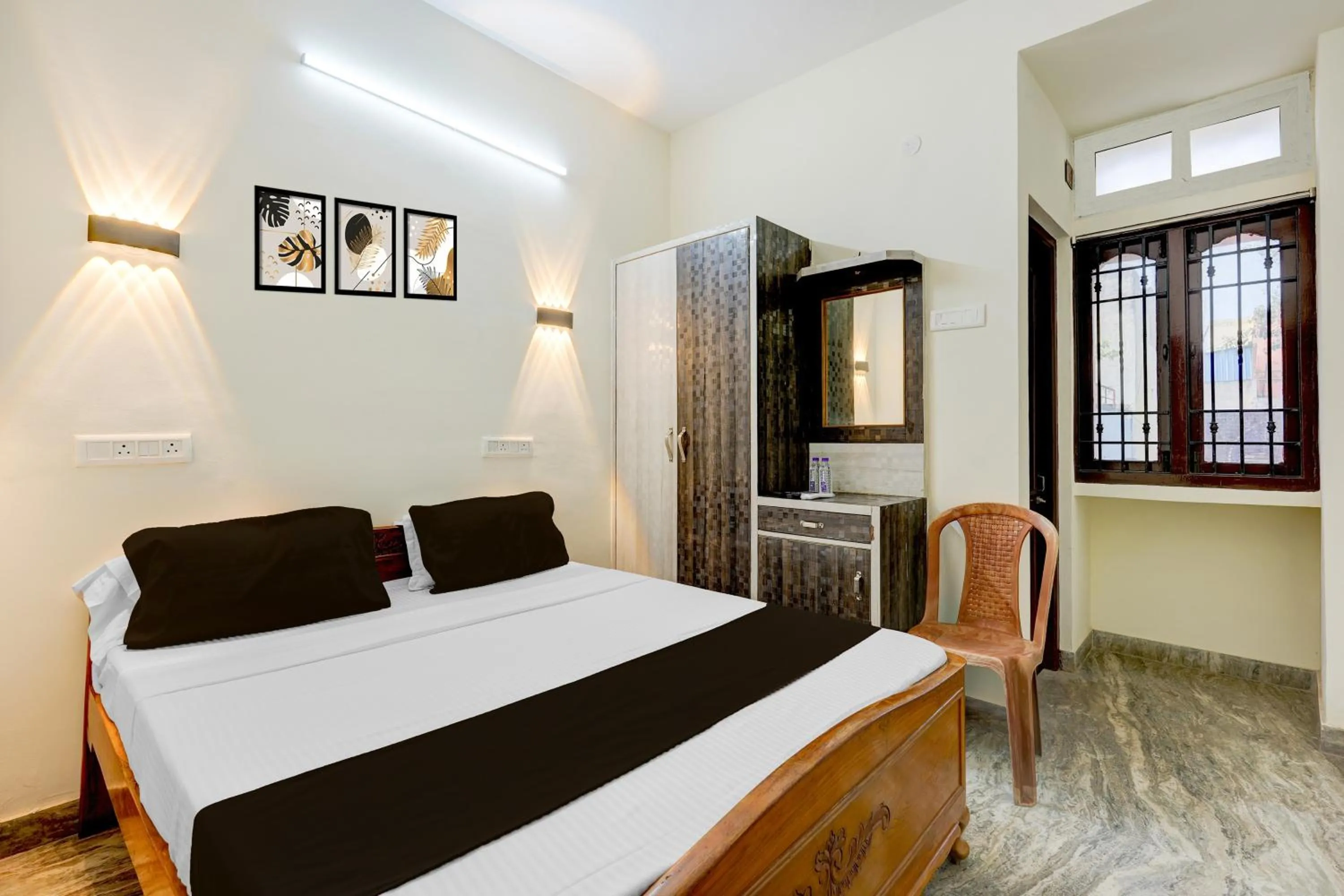 Super Hotel O Chennai Central Railway Station Formerly Annakilly Tower Guest House