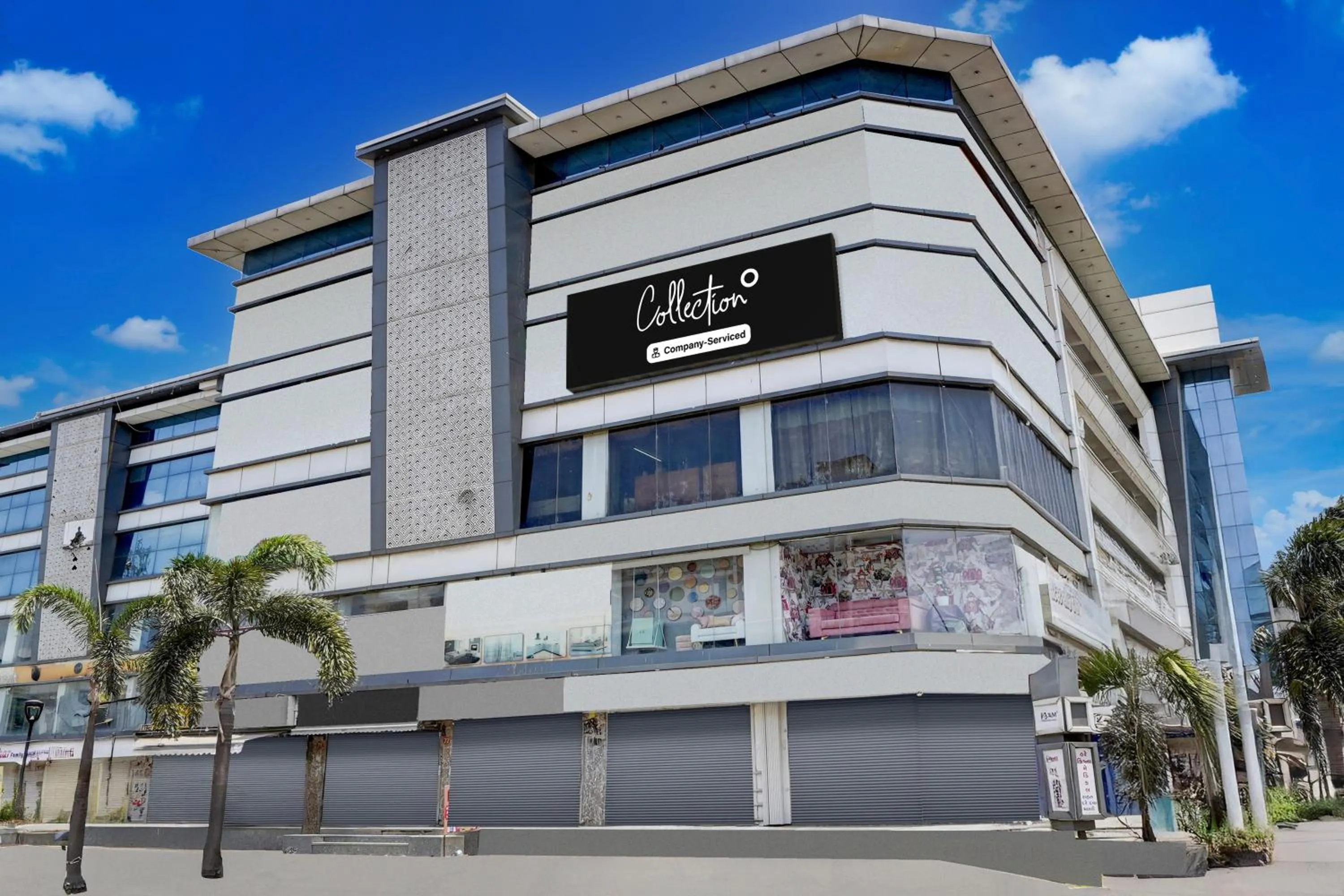 Facade/entrance in Super Collection O Kosad Railway Station Formerly Hotel Royal Orbits