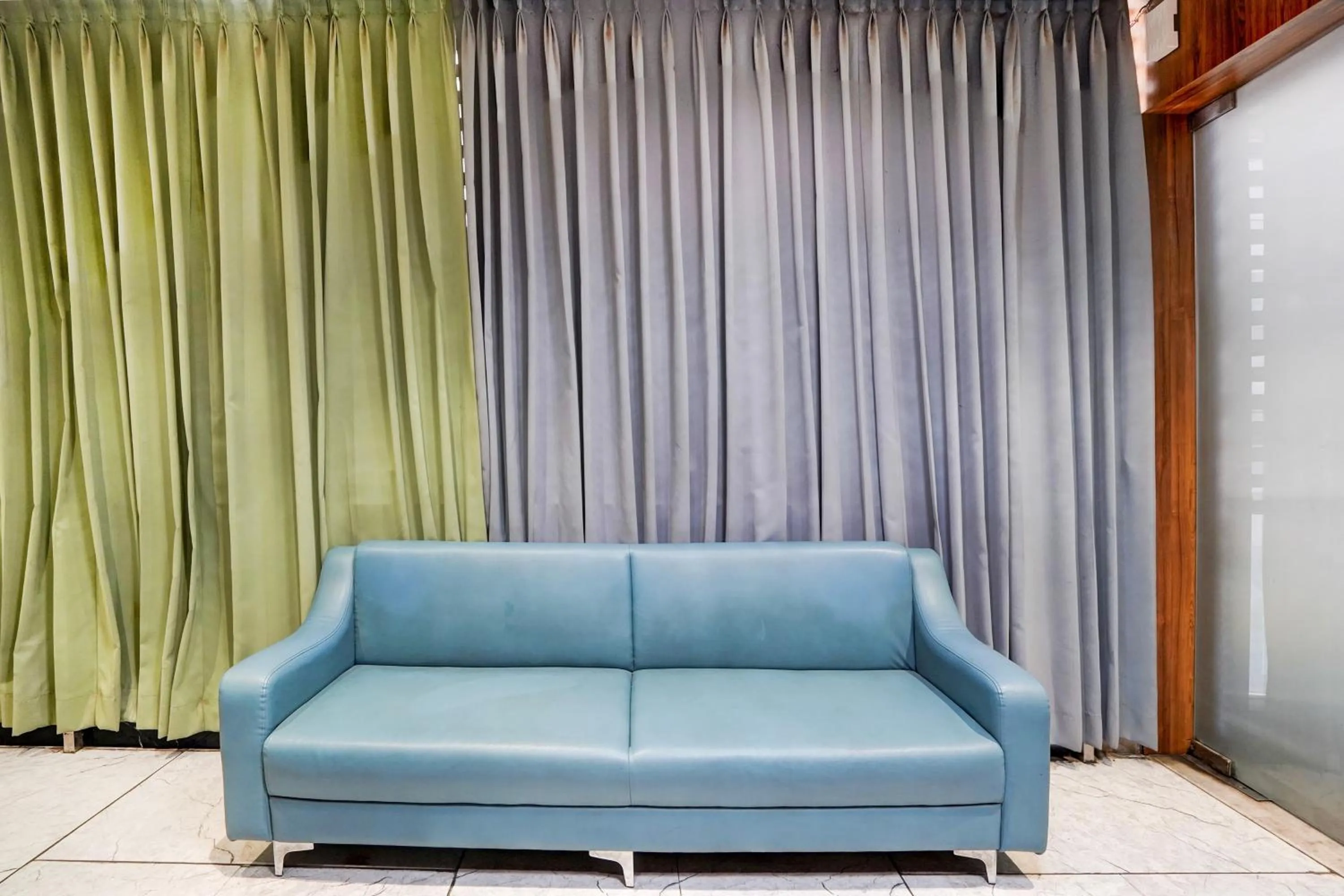 Lobby or reception in Super Collection O Kosad Railway Station Formerly Hotel Royal Orbits