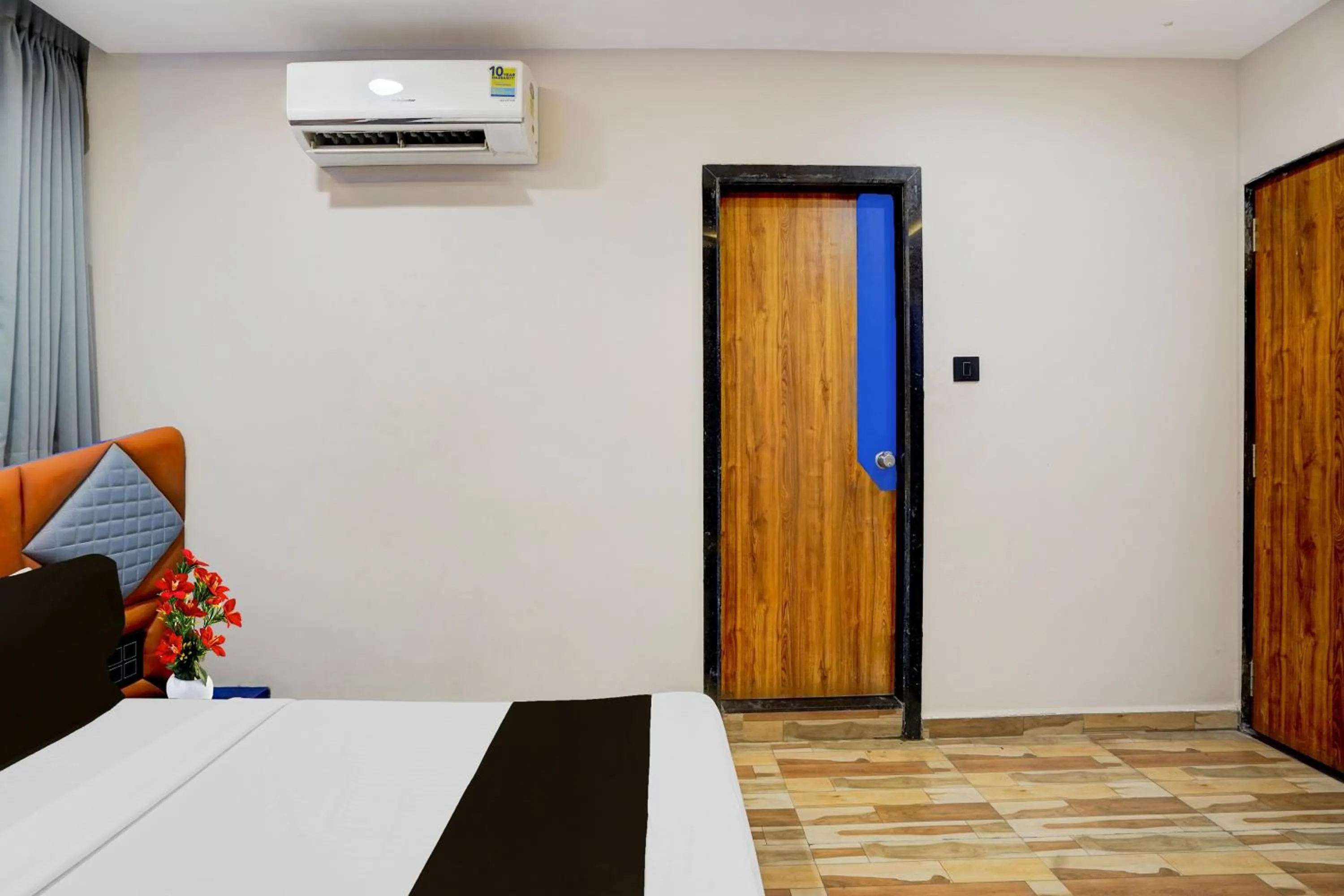 Bedroom, Bed in Super Collection O Kosad Railway Station Formerly Hotel Royal Orbits