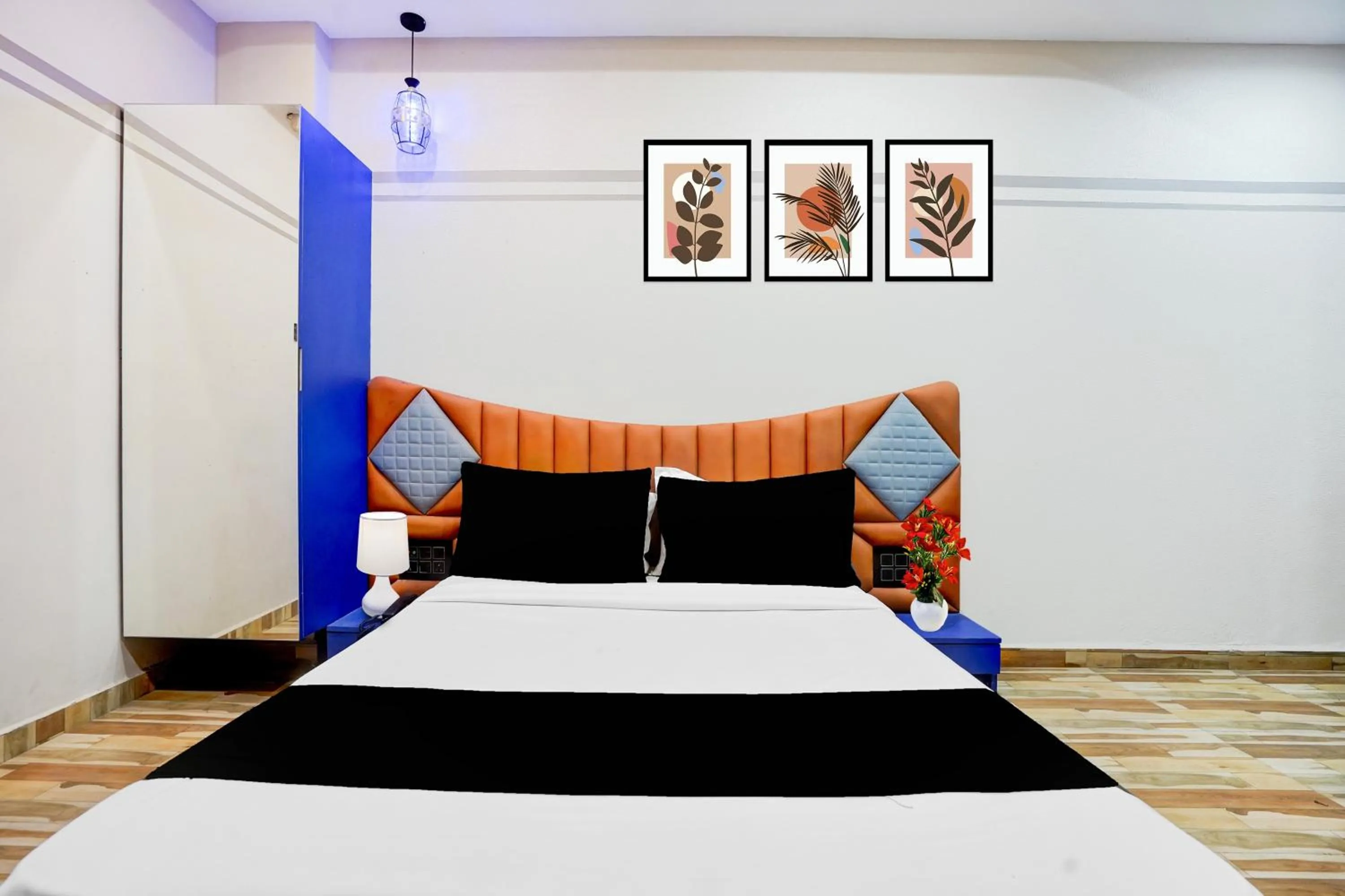 Bedroom, Bed in Super Collection O Kosad Railway Station Formerly Hotel Royal Orbits