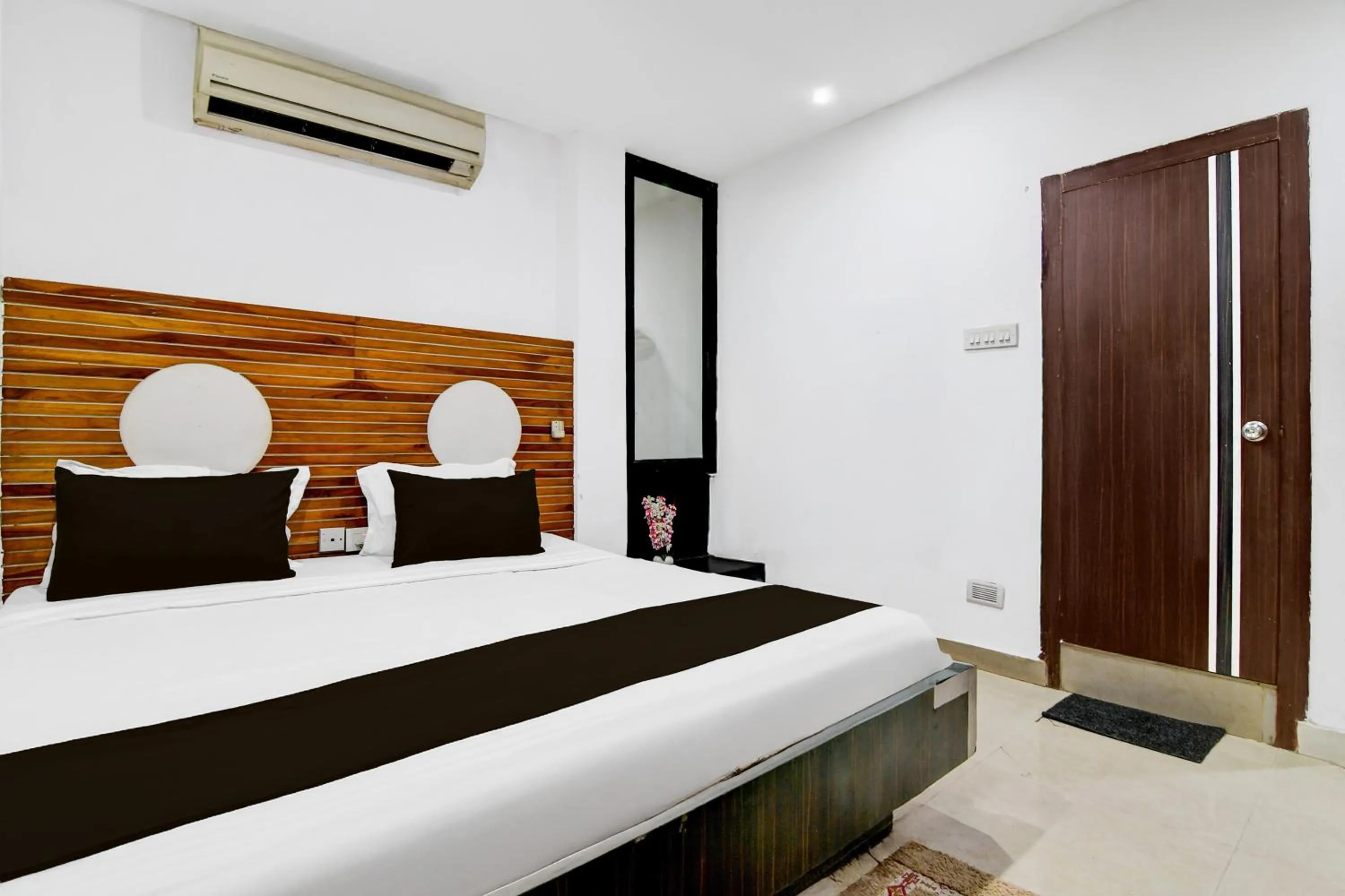 Deluxe Triple Room - single occupancy in Super Collection O Minto Park Formerly Hotel Gardenia