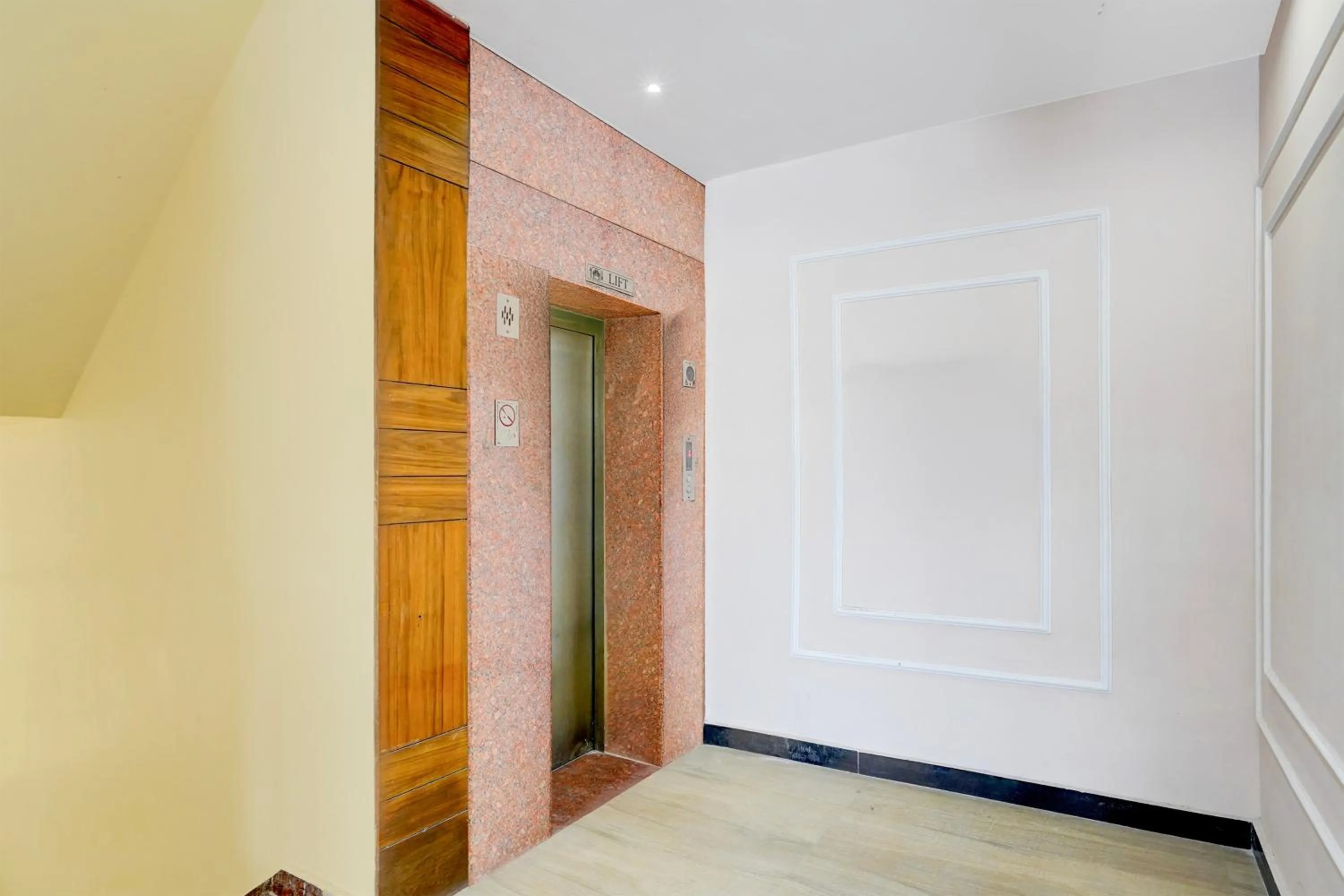 Lobby or reception in Super Collection O Railway Station Dehradun Formerly Hotel Narula