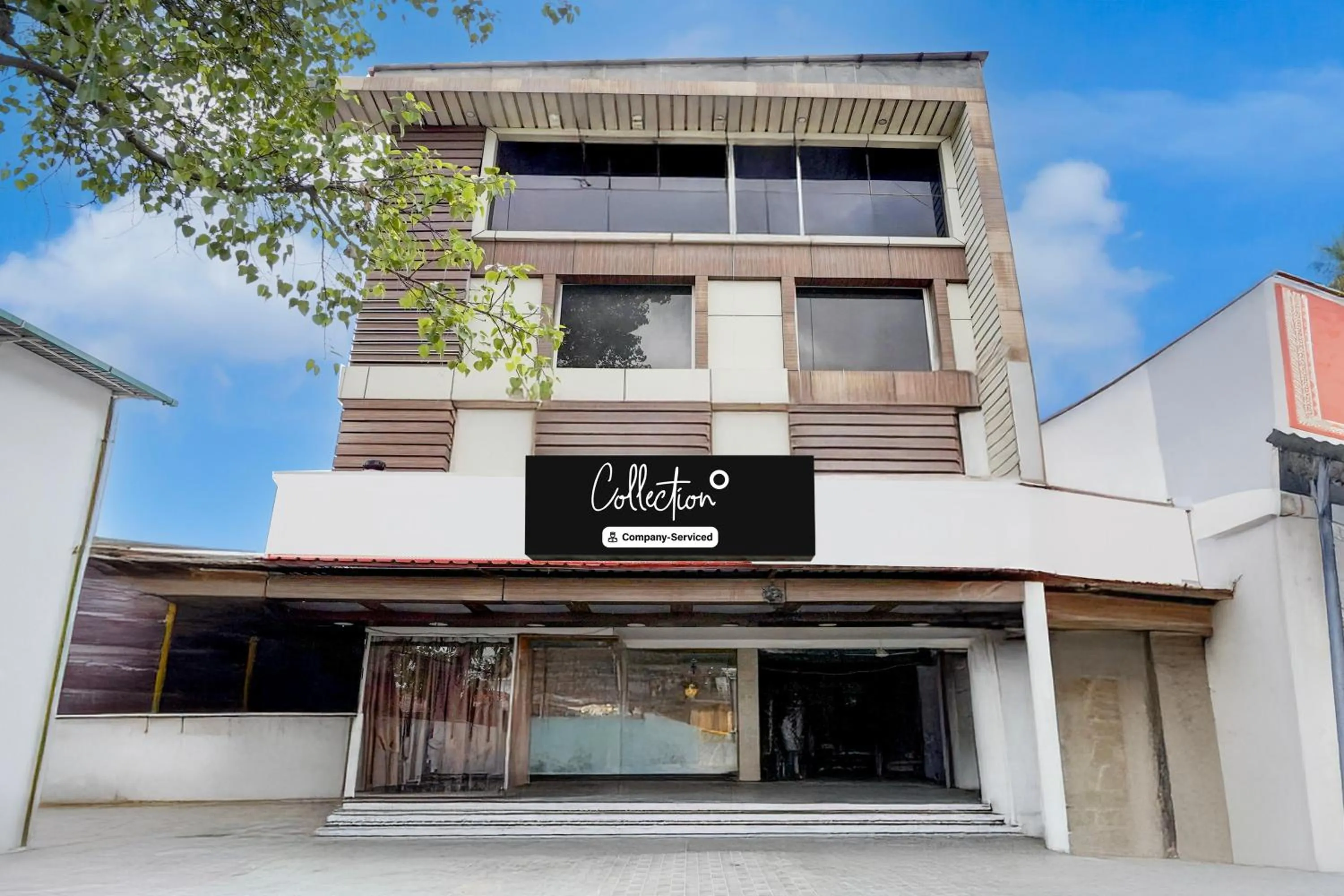 Facade/entrance in Super Collection O Railway Station Dehradun Formerly Hotel Narula