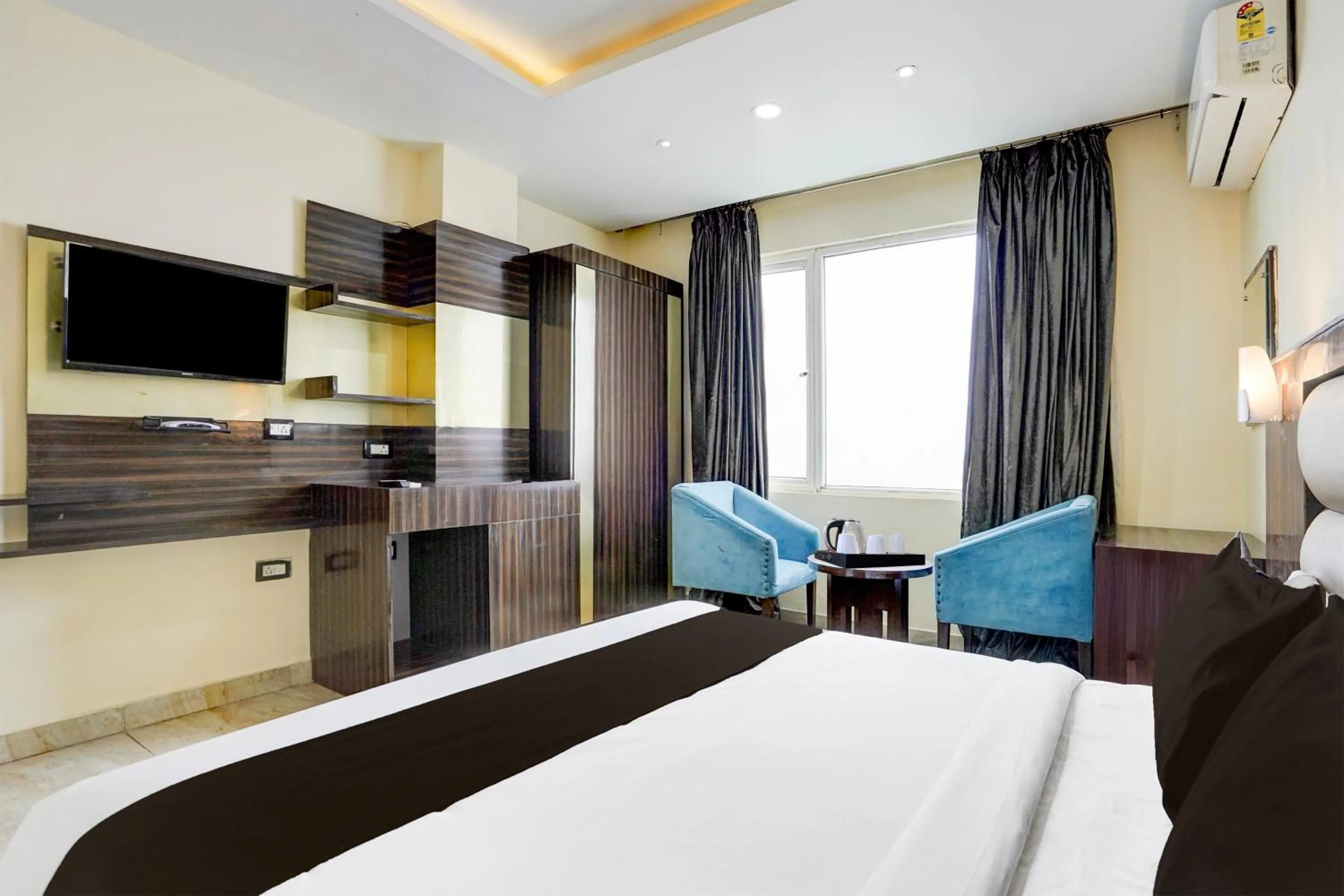 Bedroom, Bed in Super Collection O Railway Station Dehradun Formerly Hotel Narula