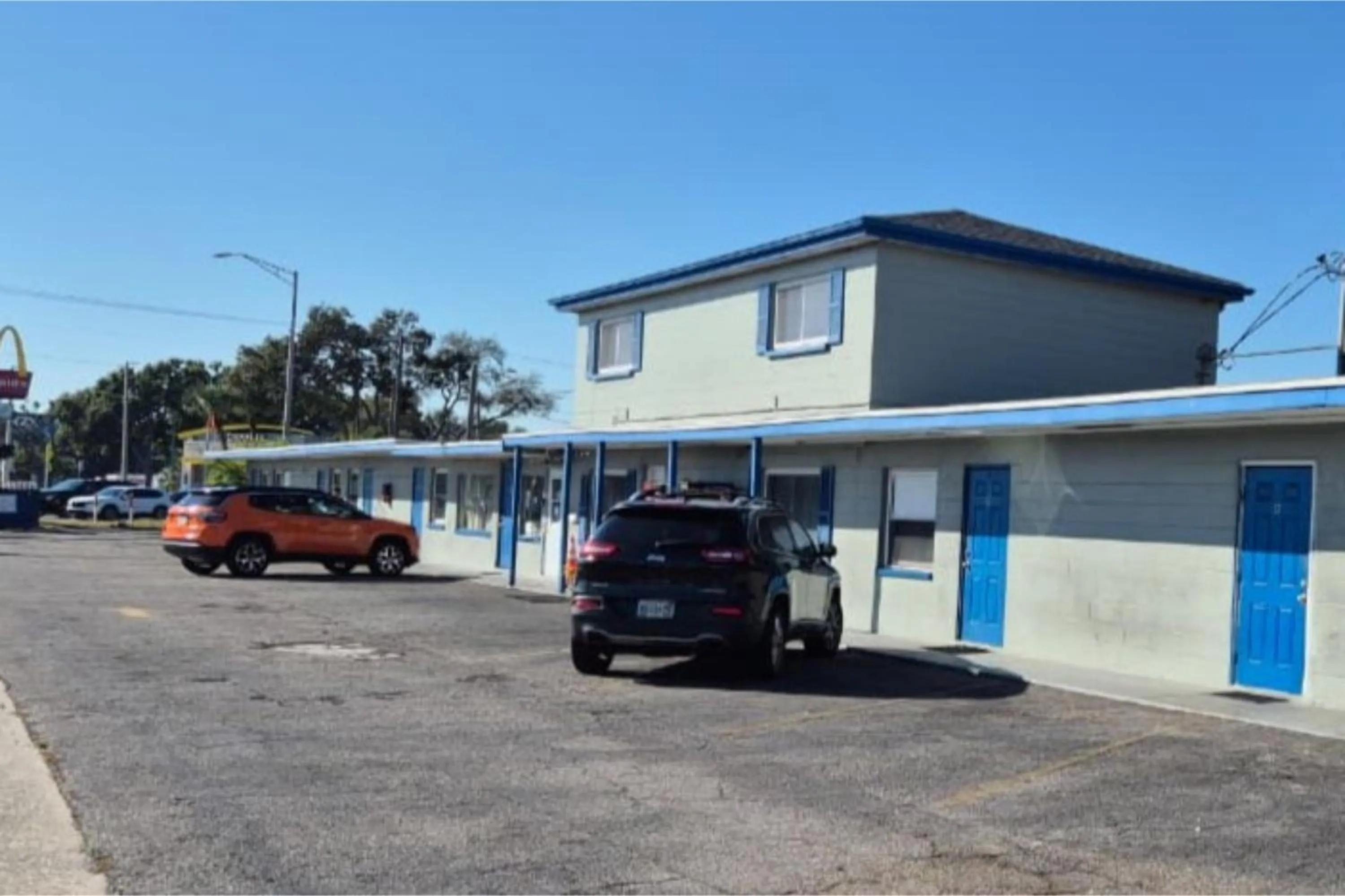 Parking in Base Motel By OYO South Tampa