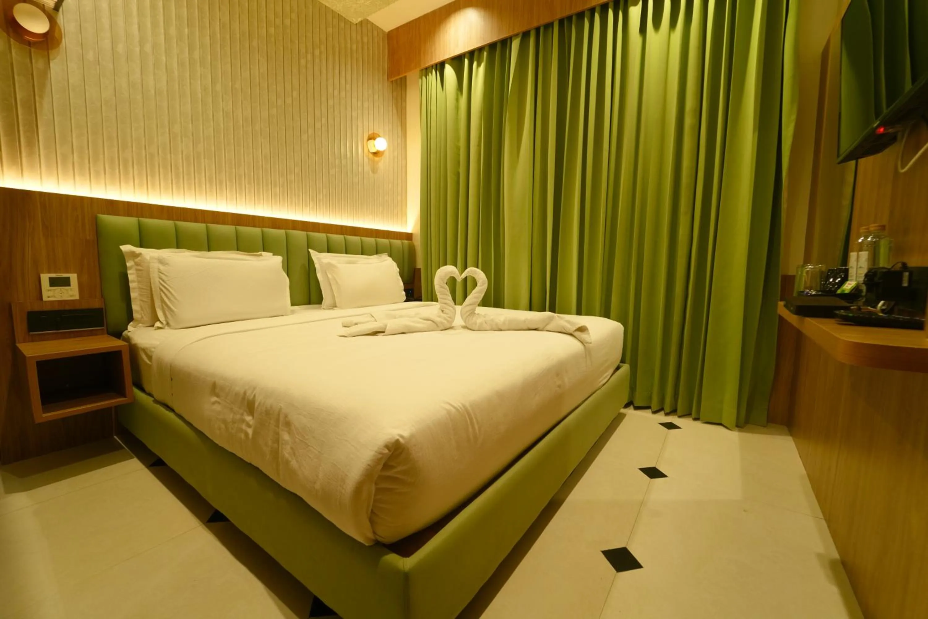 Bedroom, Bed in Yuvraj Land Mark