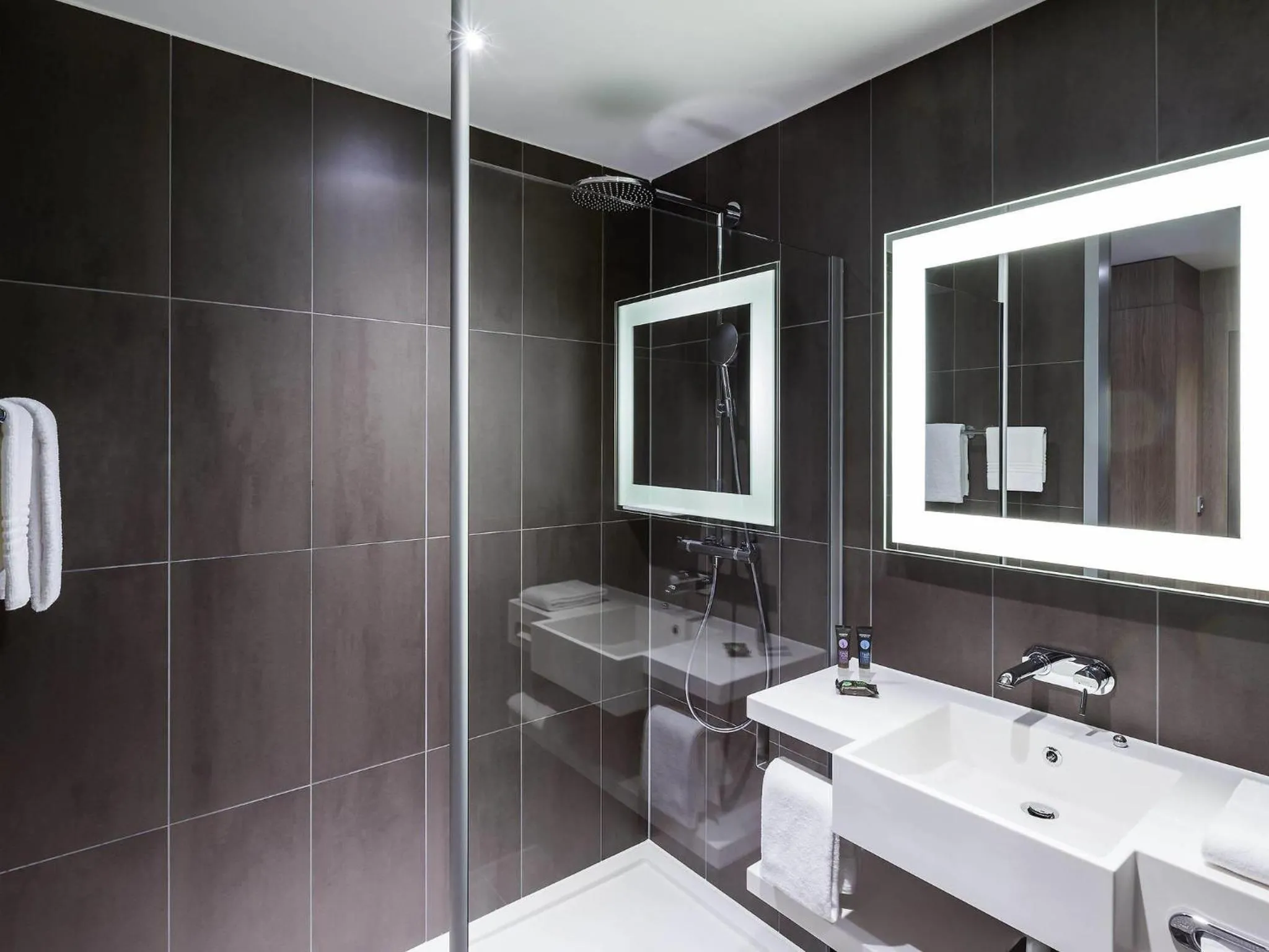 Bedroom in Novotel Amsterdam Schiphol Airport