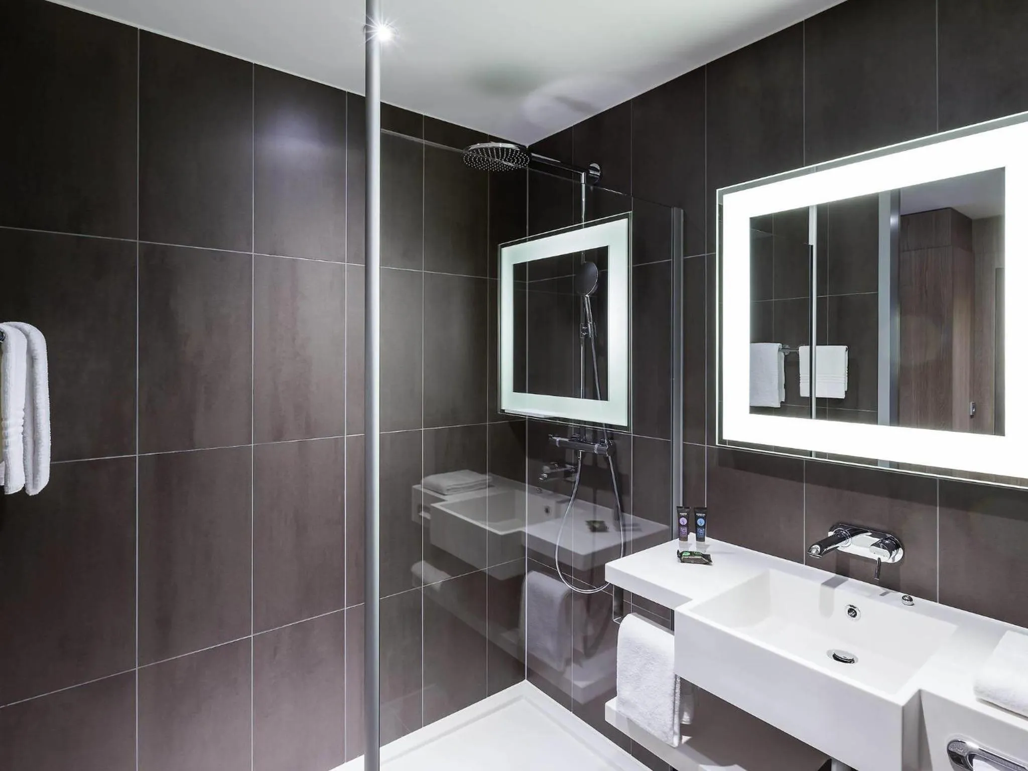 Bedroom in Novotel Amsterdam Schiphol Airport