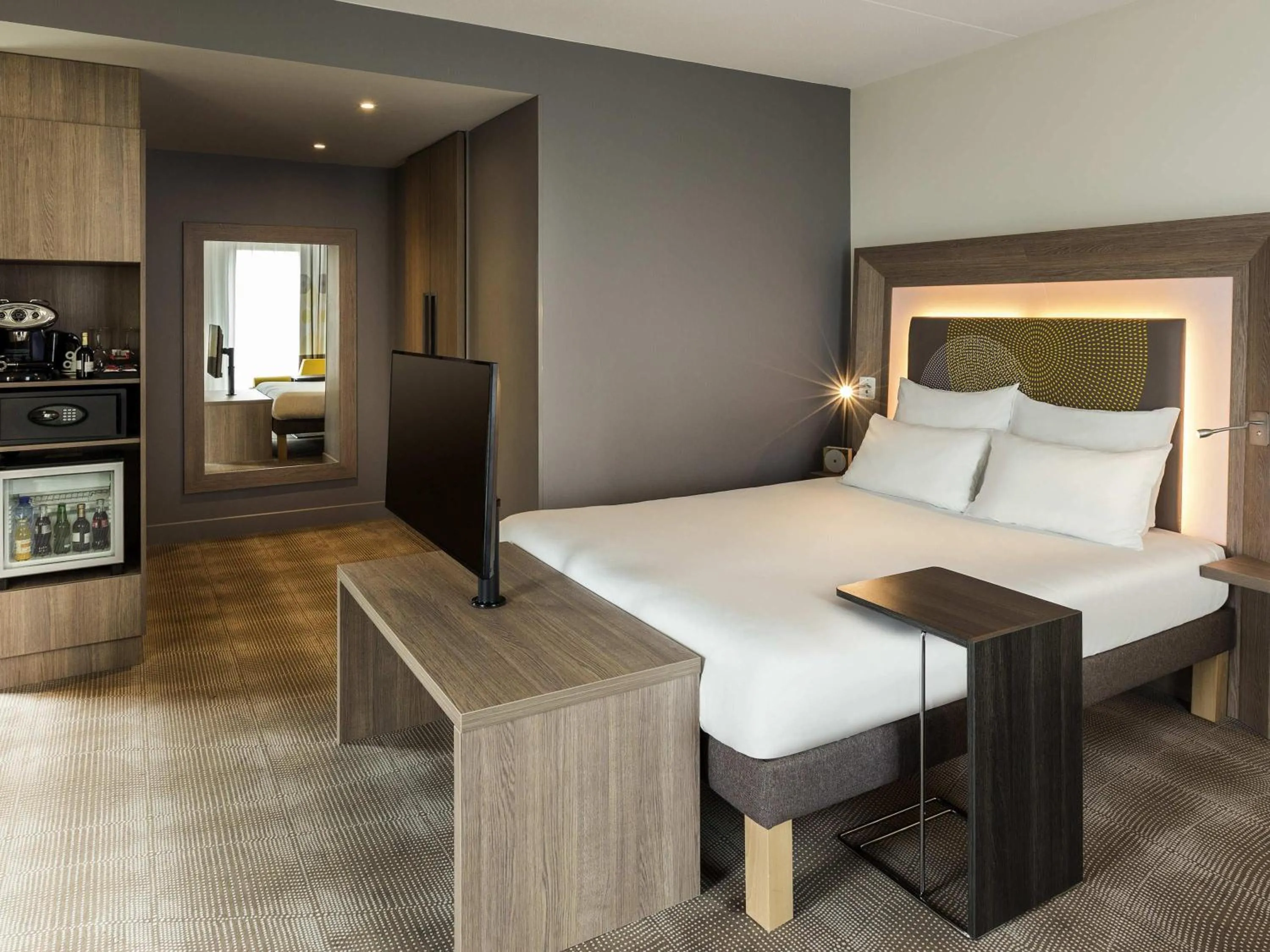 Bedroom, Bed in Novotel Amsterdam Schiphol Airport