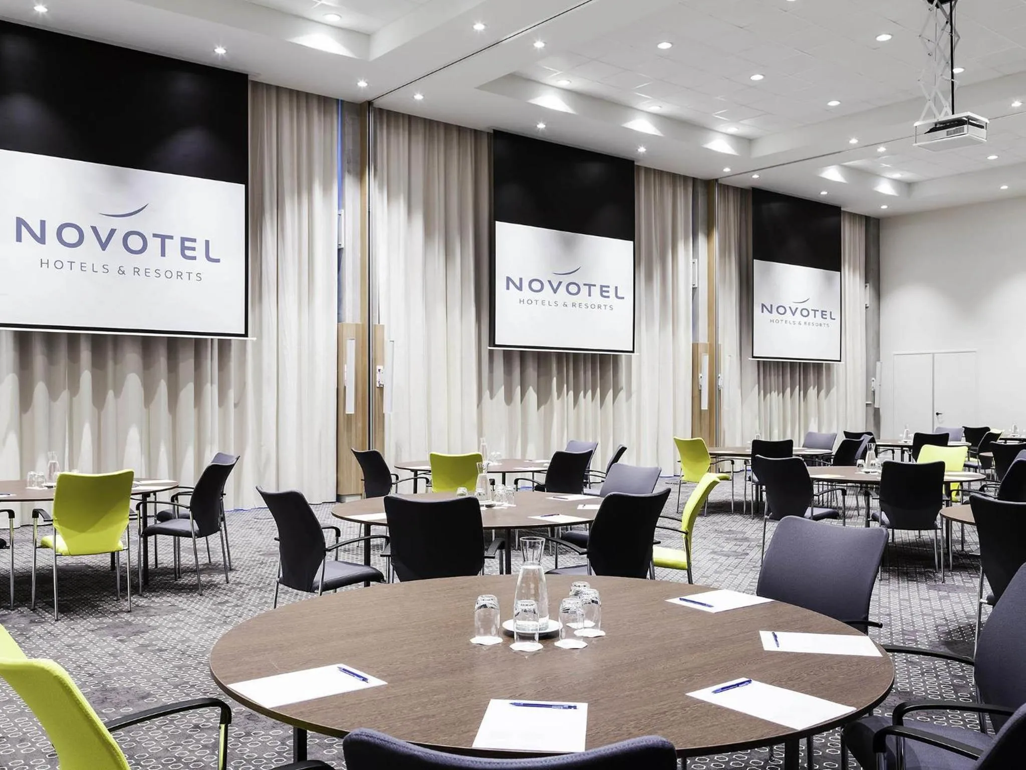 Meeting/conference room in Novotel Amsterdam Schiphol Airport