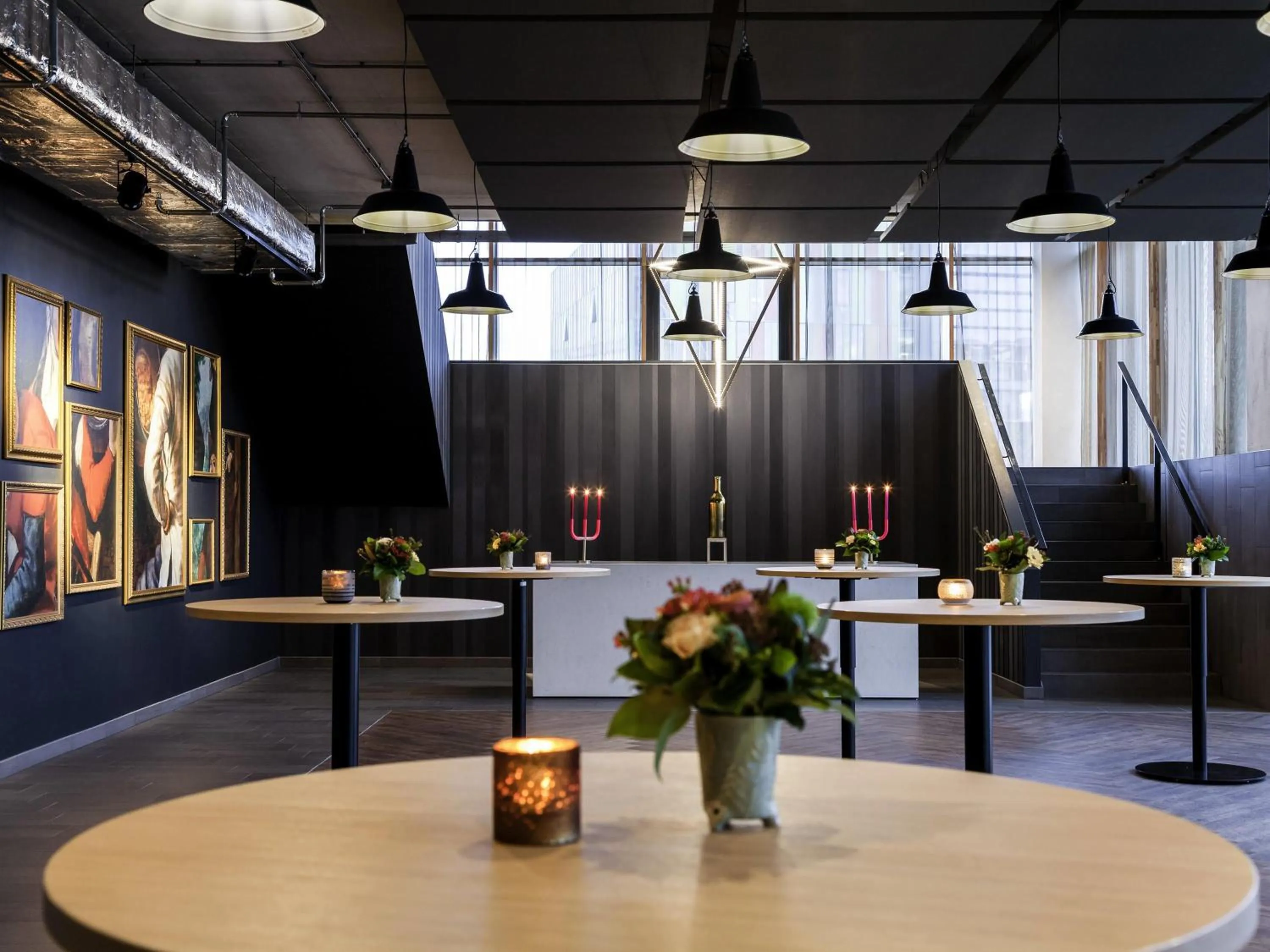 Lounge or bar in Novotel Amsterdam Schiphol Airport