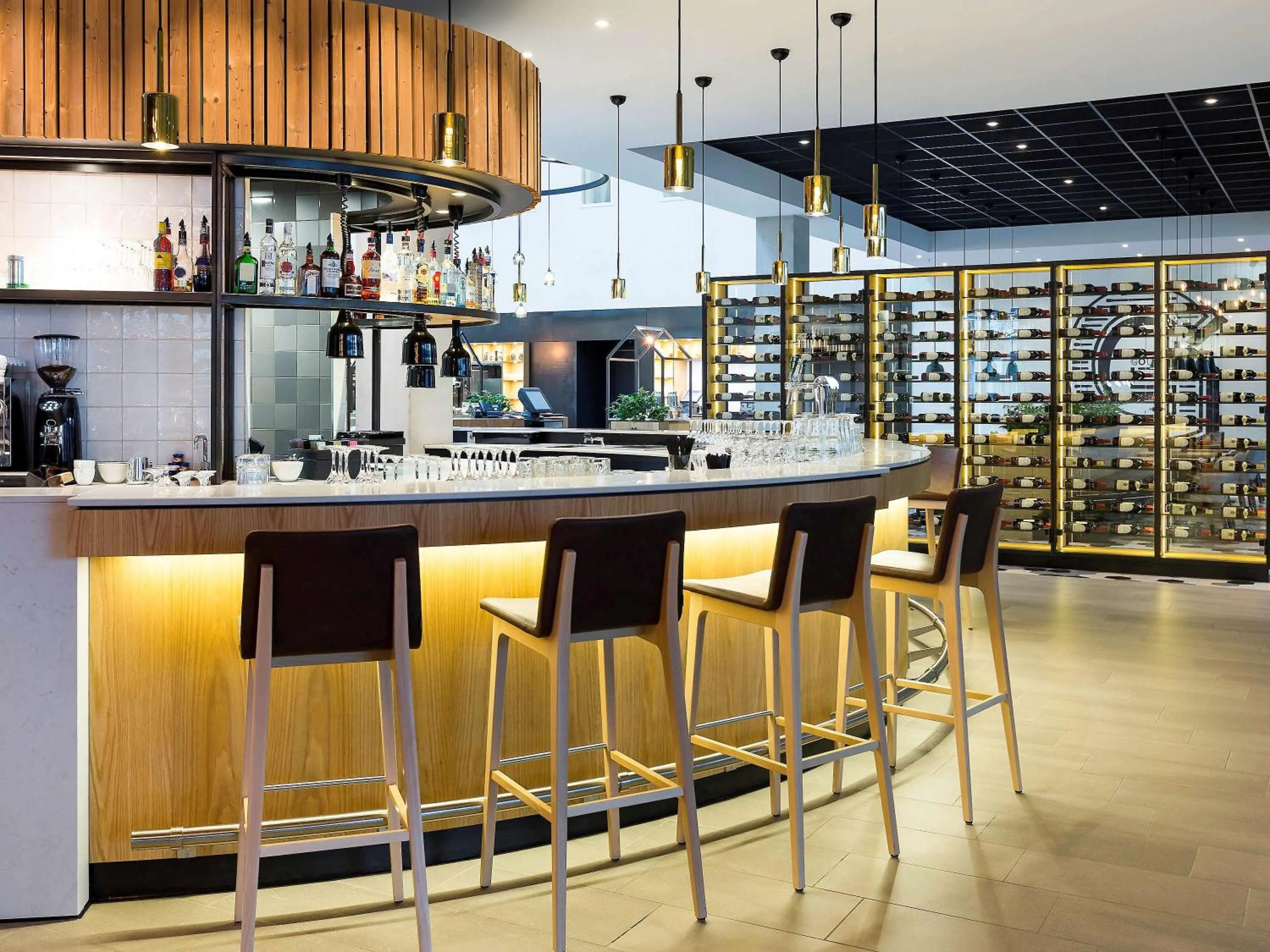 Lounge or bar in Novotel Amsterdam Schiphol Airport