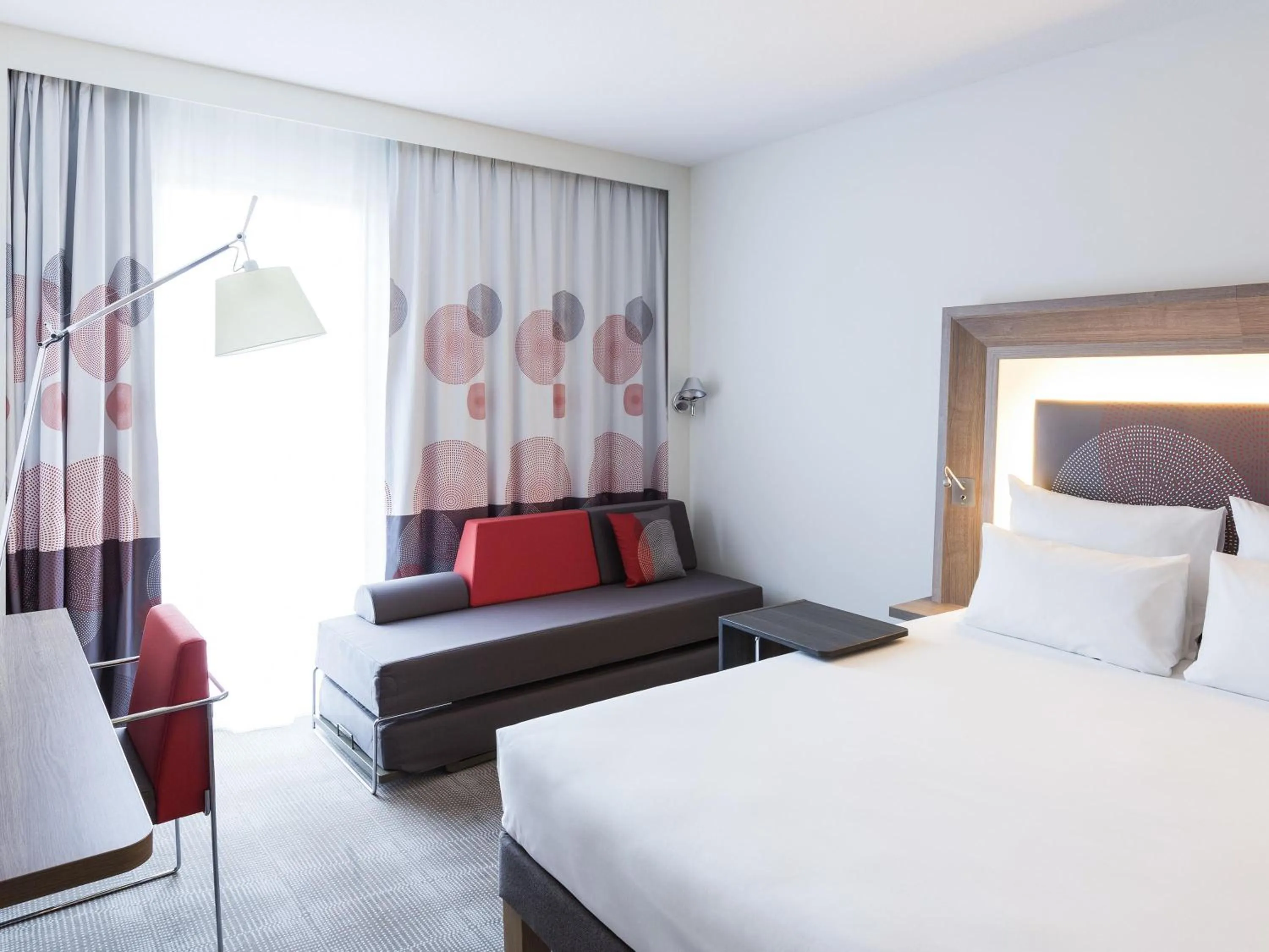 Bedroom, Bed in Novotel Amsterdam Schiphol Airport