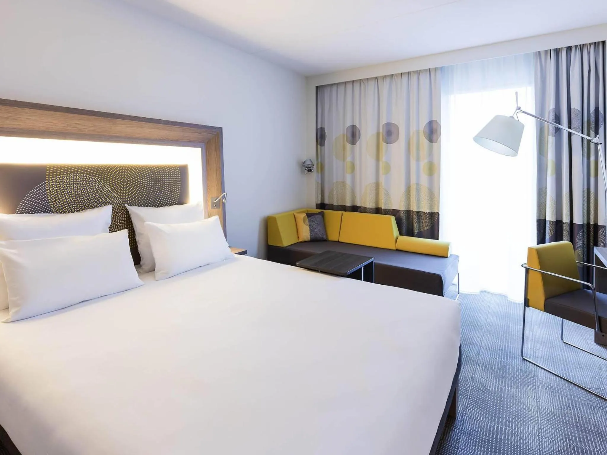 Bedroom, Bed in Novotel Amsterdam Schiphol Airport