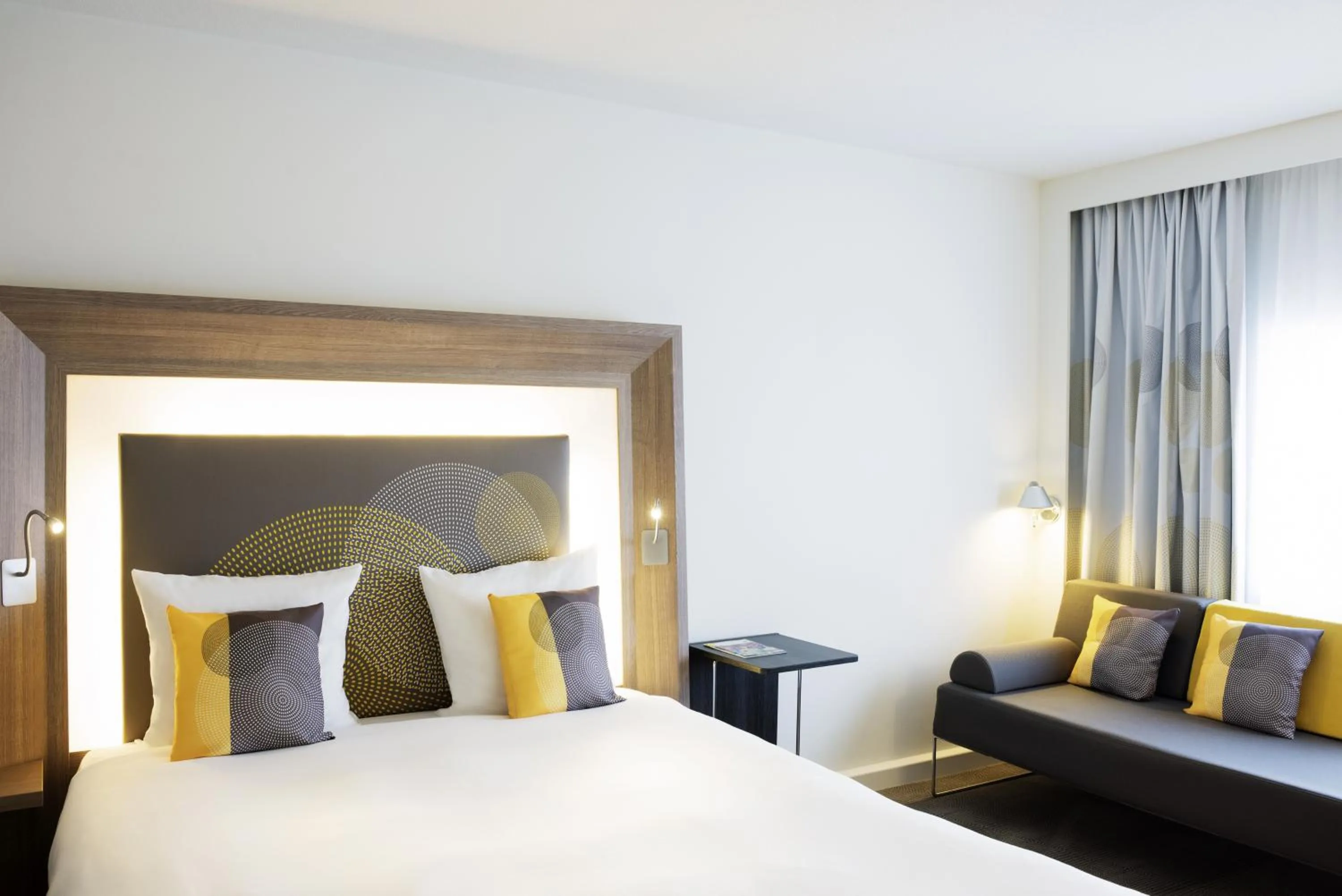 Bed in Novotel Amsterdam Schiphol Airport