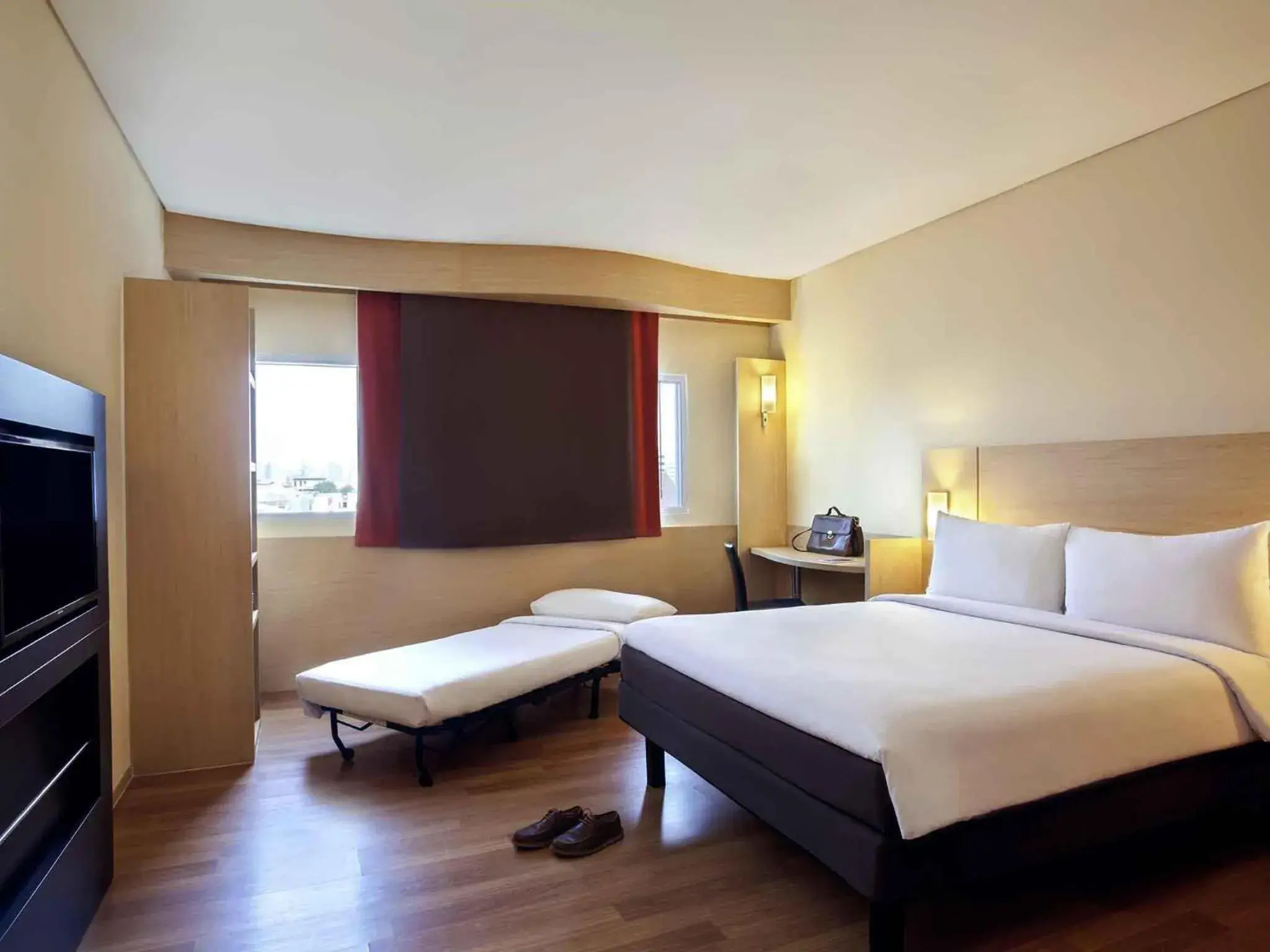 Bedroom, Bed in Ibis Jakarta Harmoni Bedroom, Bed in Ibis Jakarta Harmoni