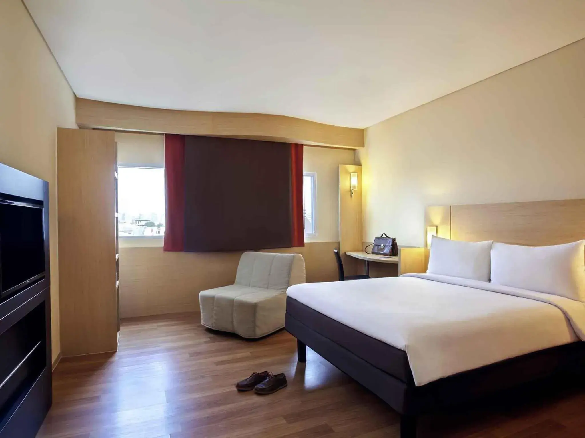 Bedroom, Bed in Ibis Jakarta Harmoni Bedroom, Bed in Ibis Jakarta Harmoni