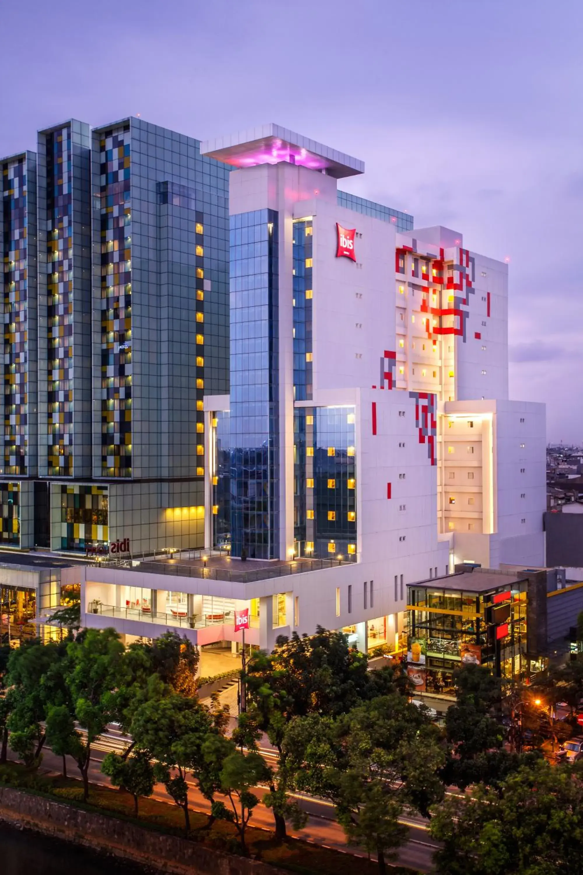 Property building in Ibis Jakarta Harmoni Property building in Ibis Jakarta Harmoni