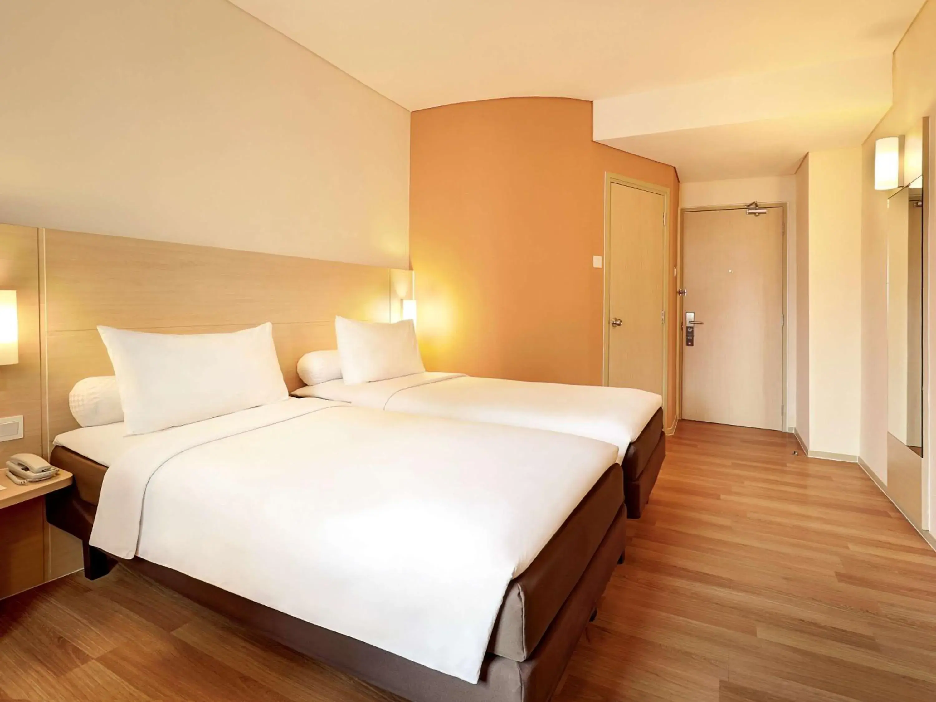 Photo of the whole room, Bed in Ibis Jakarta Harmoni Photo of the whole room, Bed in Ibis Jakarta Harmoni