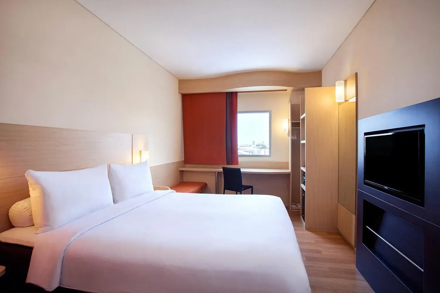 Bed in Ibis Jakarta Harmoni Bed in Ibis Jakarta Harmoni