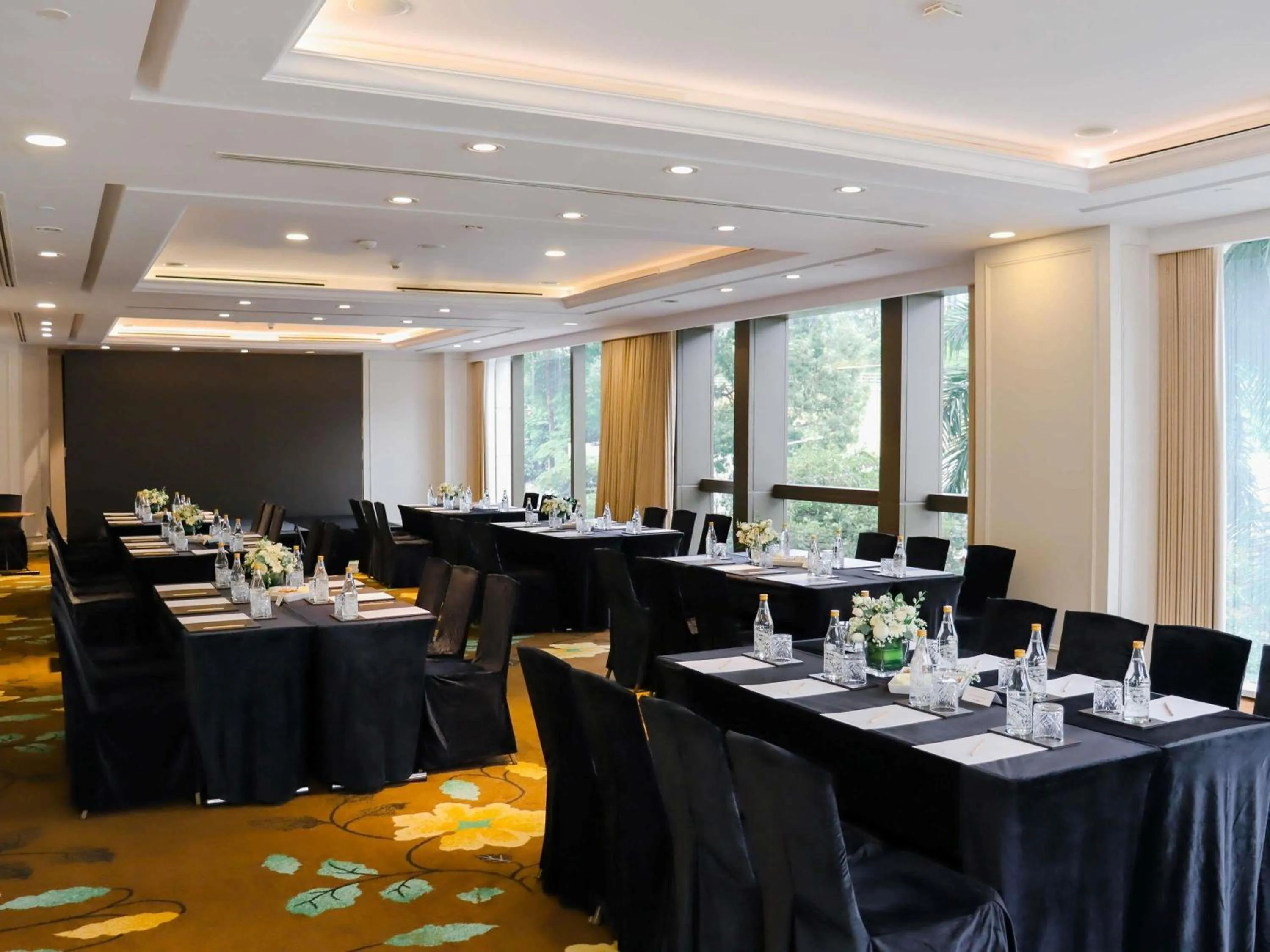 Meeting/conference room in Hotel Des Arts Saigon Mgallery Collection