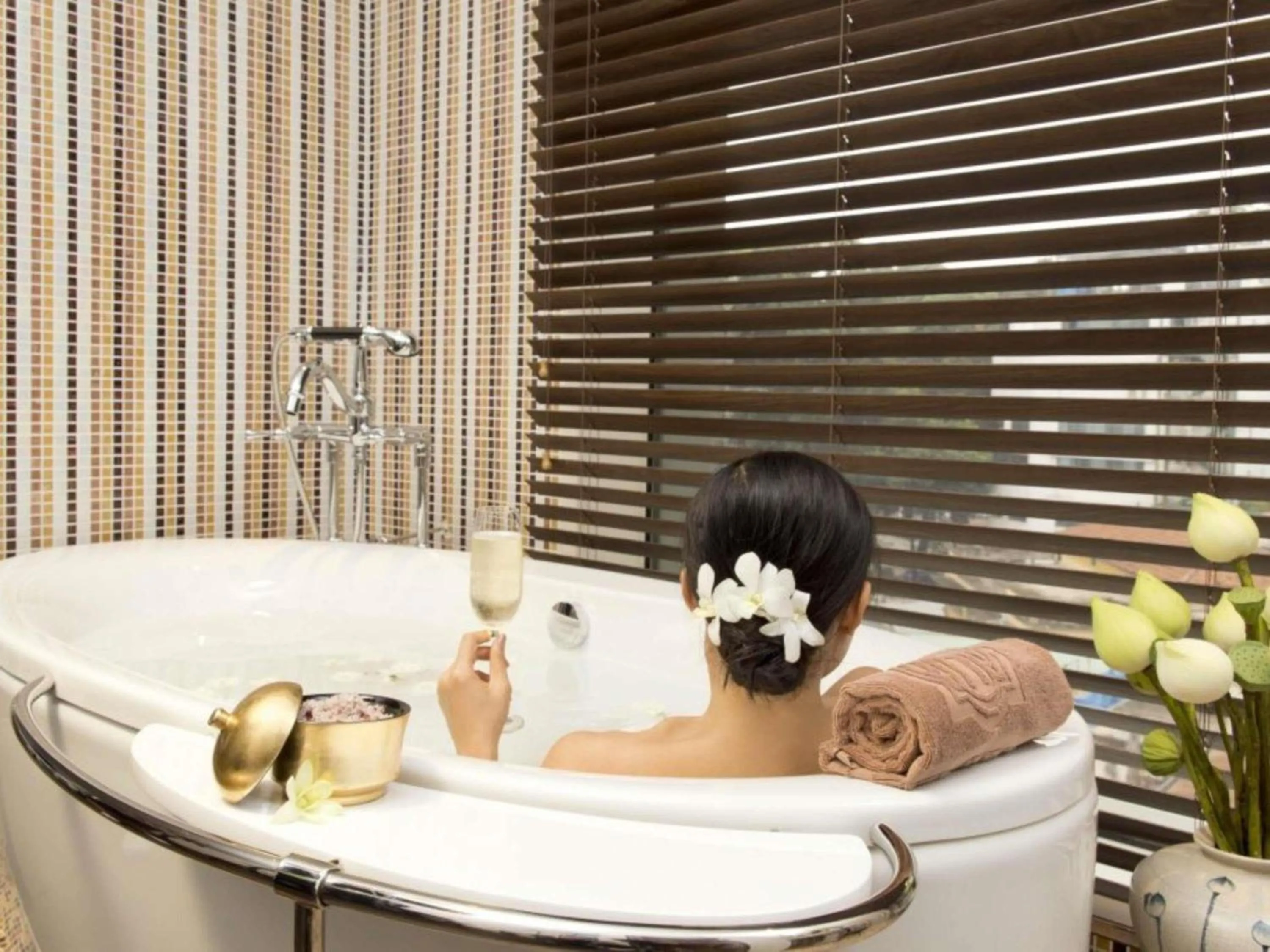 Spa and wellness centre/facilities in Hotel Des Arts Saigon Mgallery Collection