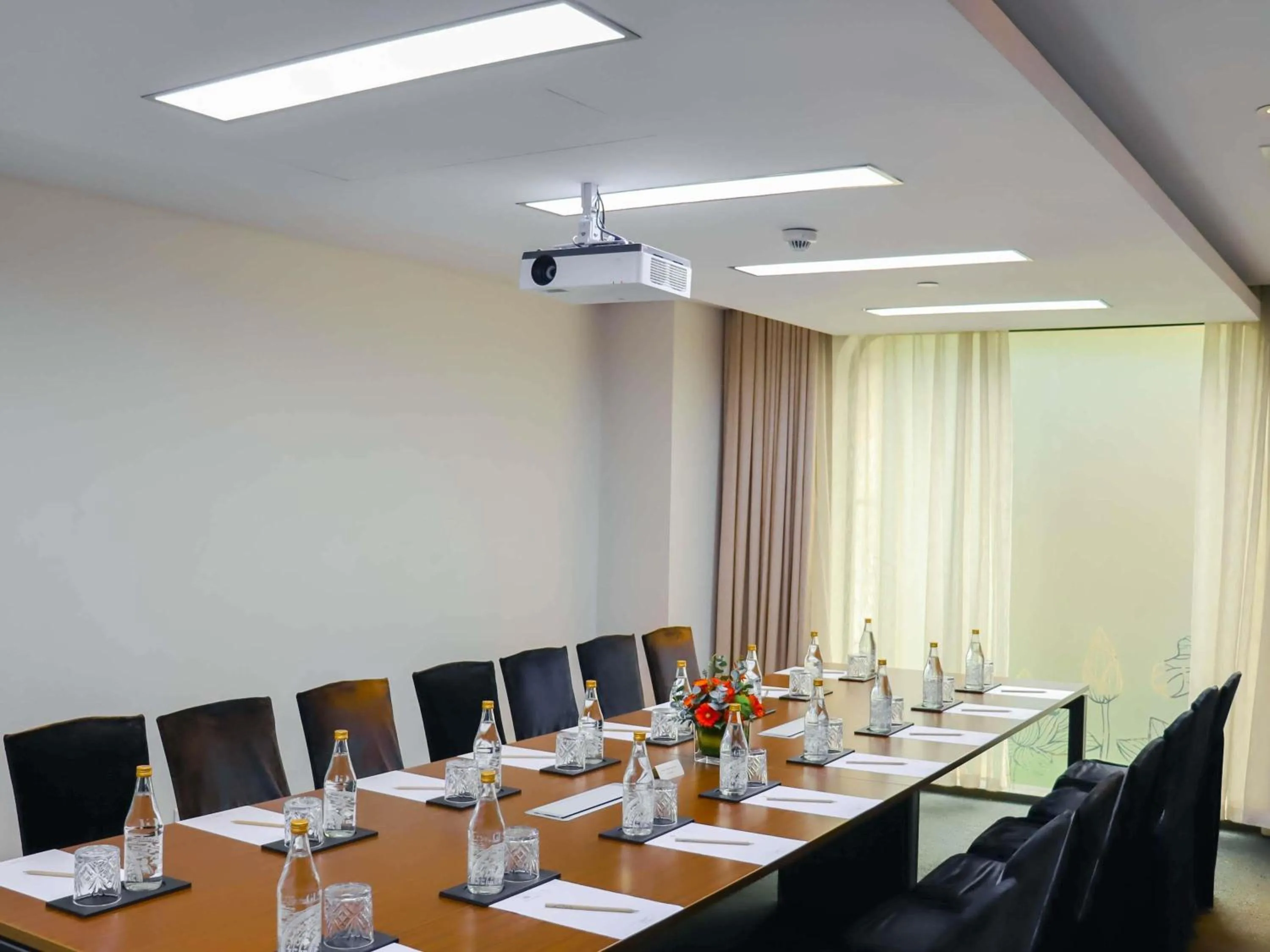Meeting/conference room in Hotel Des Arts Saigon Mgallery Collection