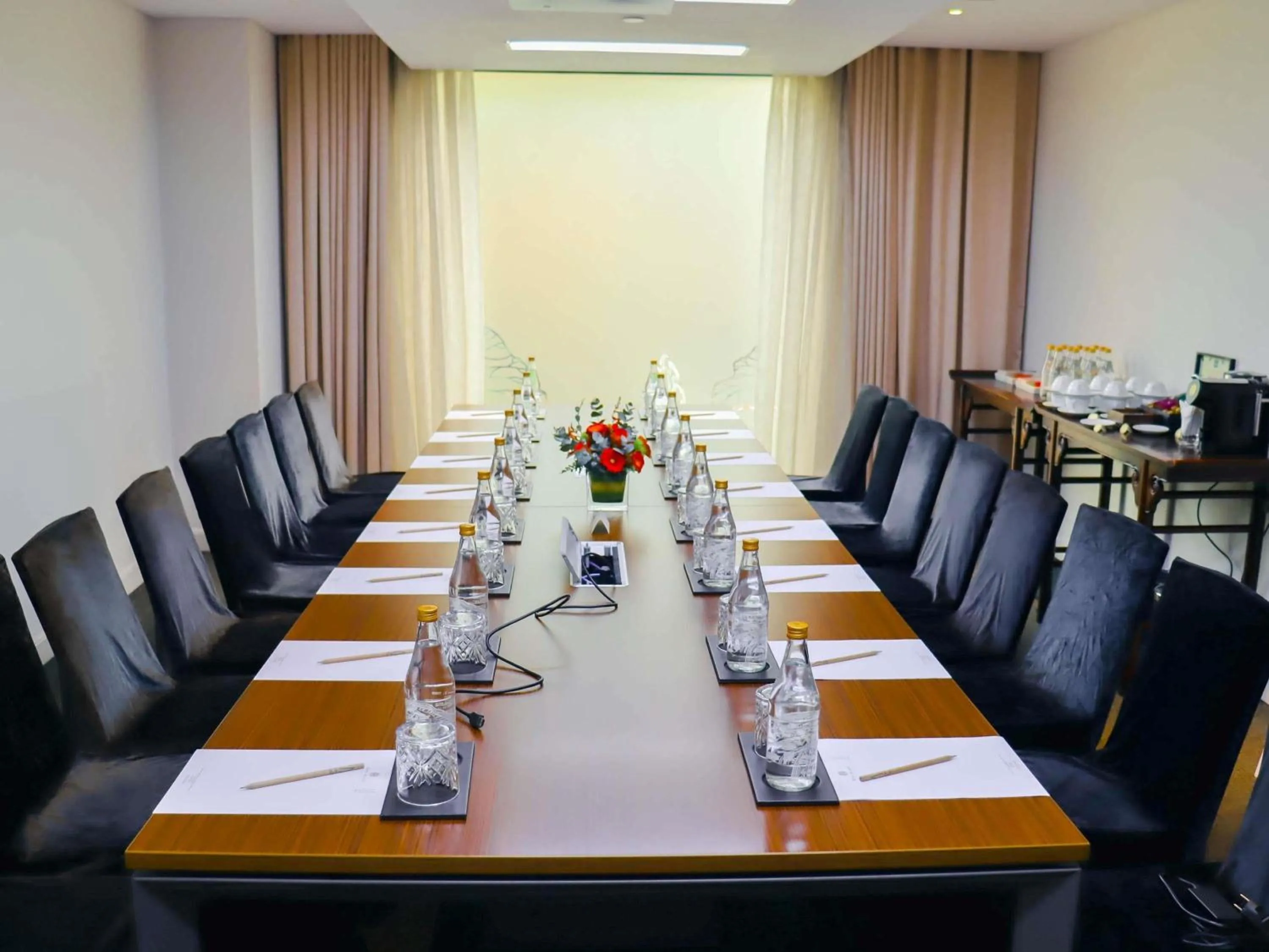 Meeting/conference room in Hotel Des Arts Saigon Mgallery Collection