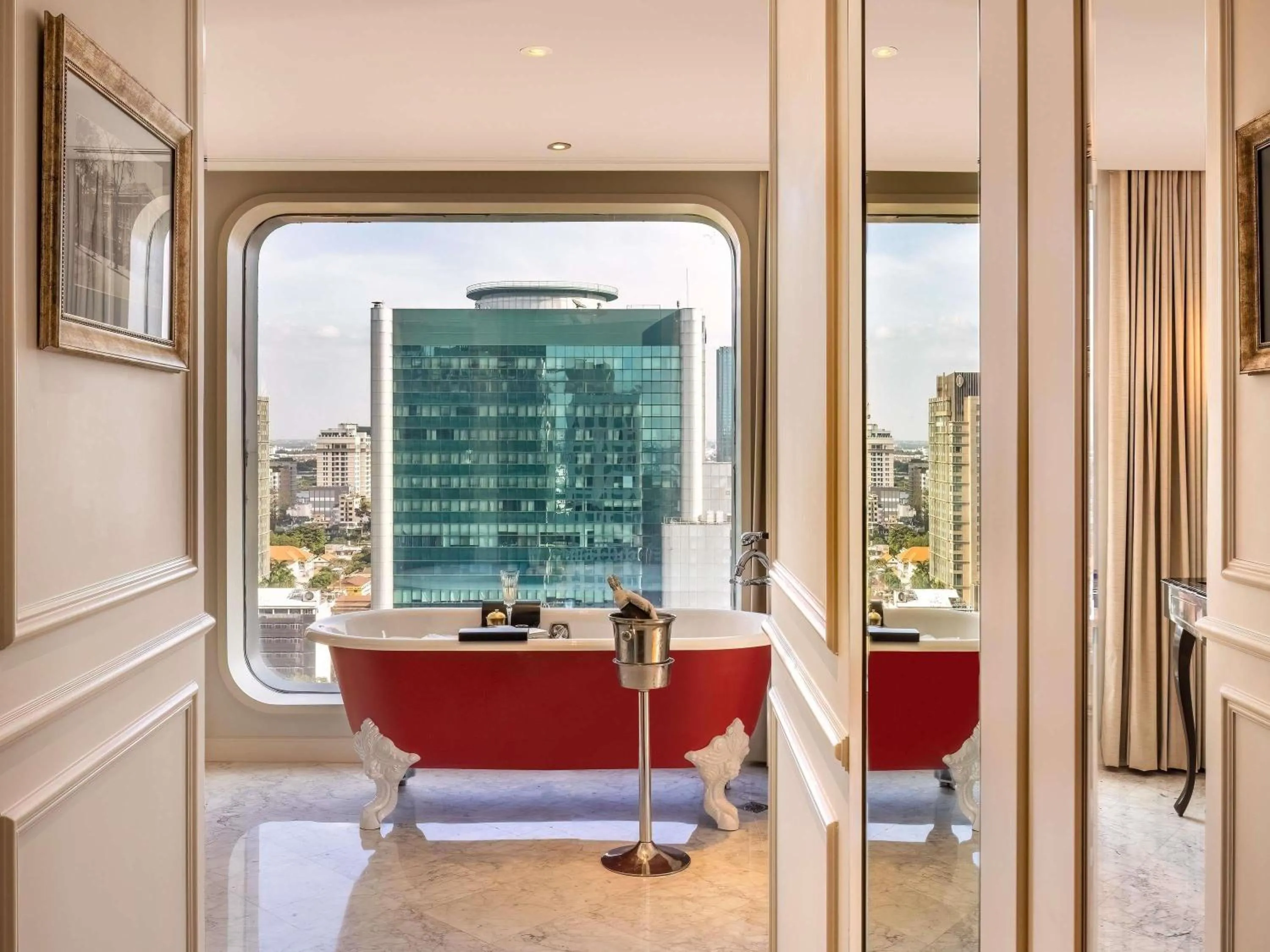 Photo of the whole room in Hotel Des Arts Saigon Mgallery Collection