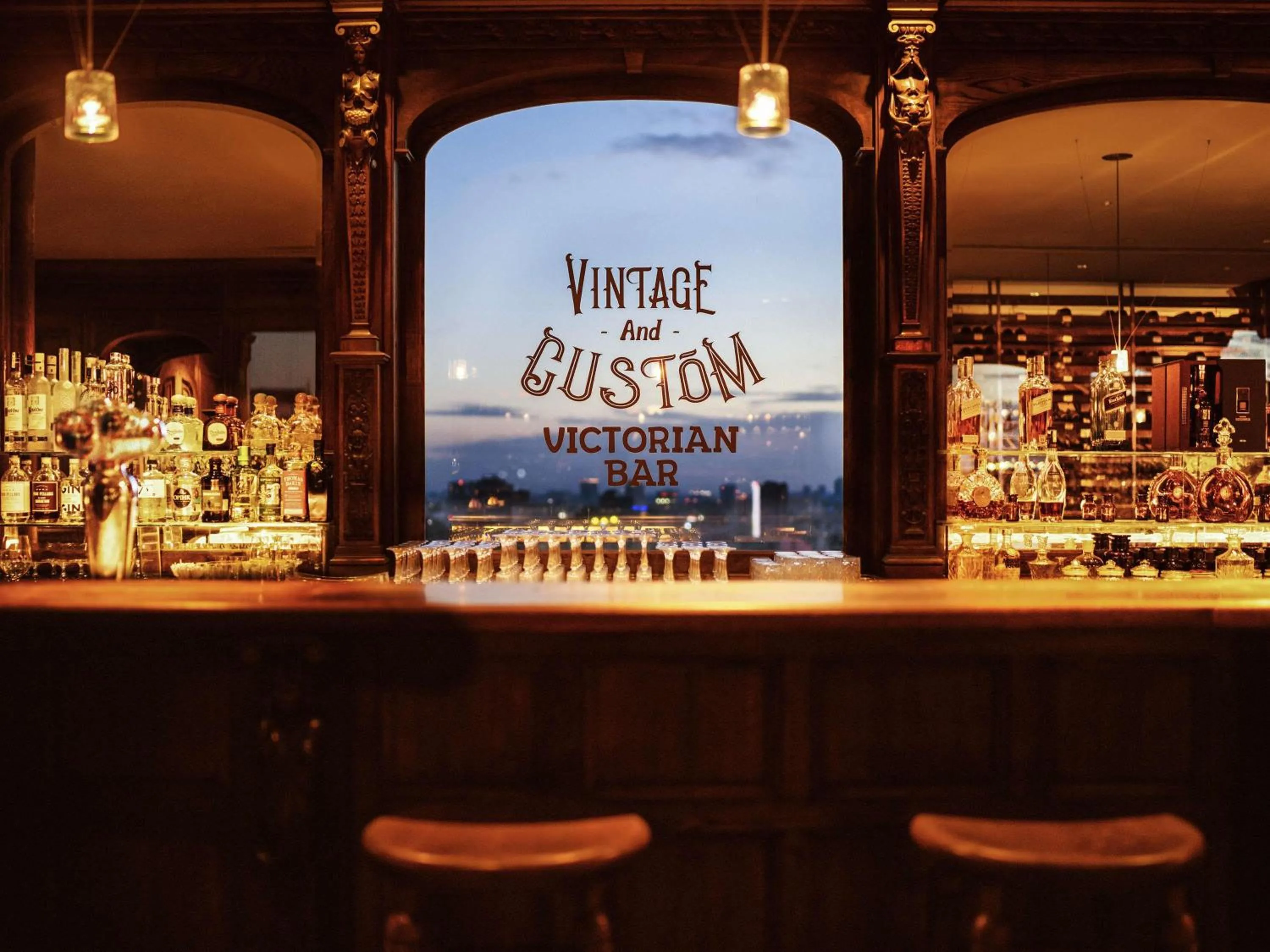 Restaurant/places to eat in Hotel Des Arts Saigon Mgallery Collection