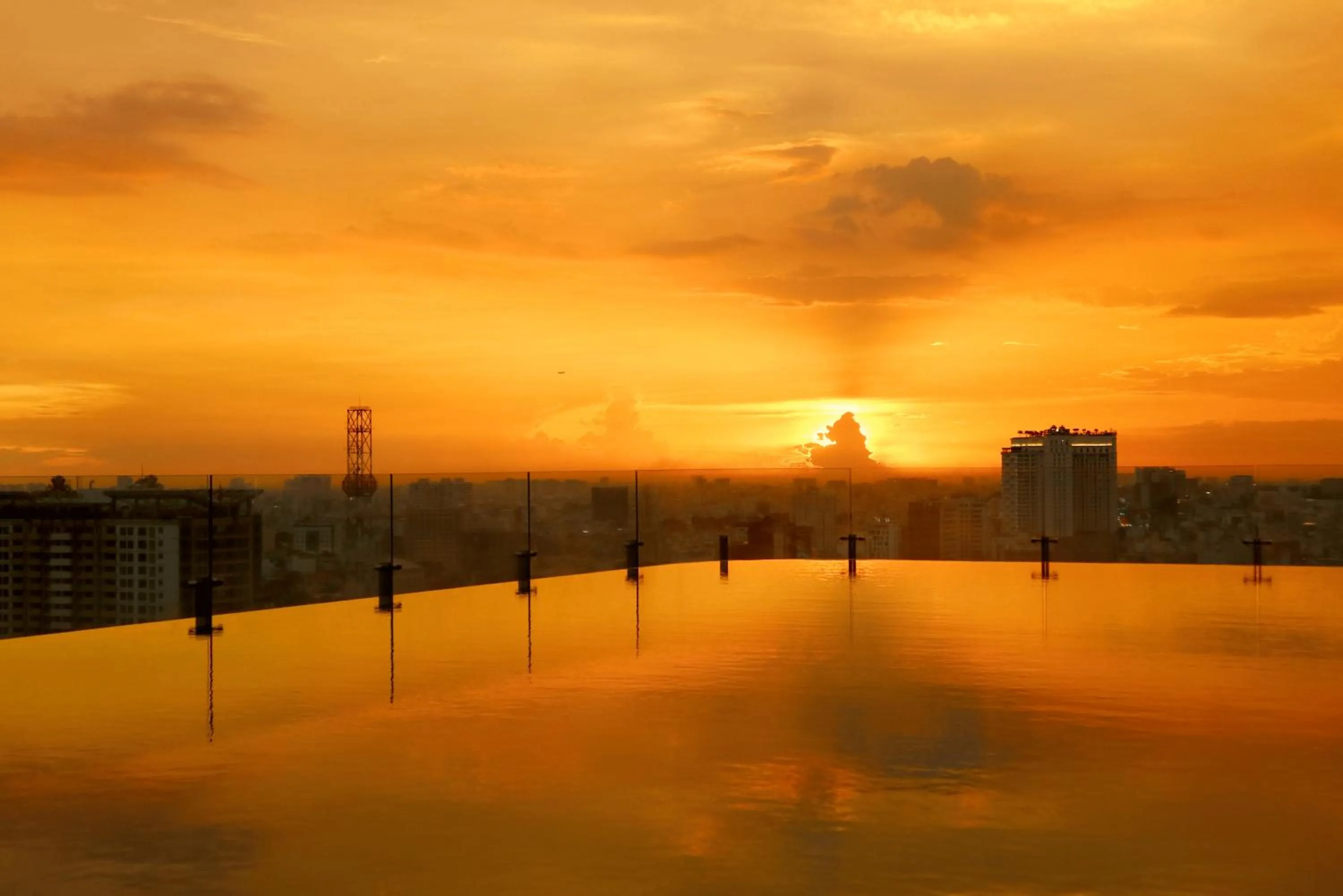 Swimming pool in Hotel Des Arts Saigon Mgallery Collection