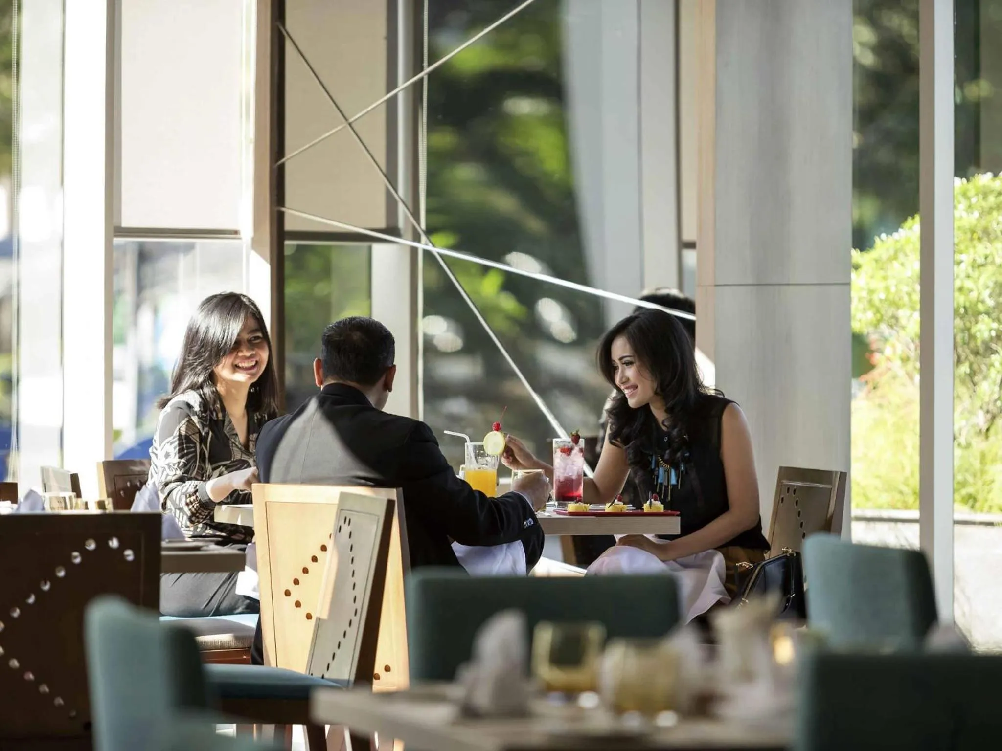 Restaurant/places to eat in Novotel Makassar Grand Shayla