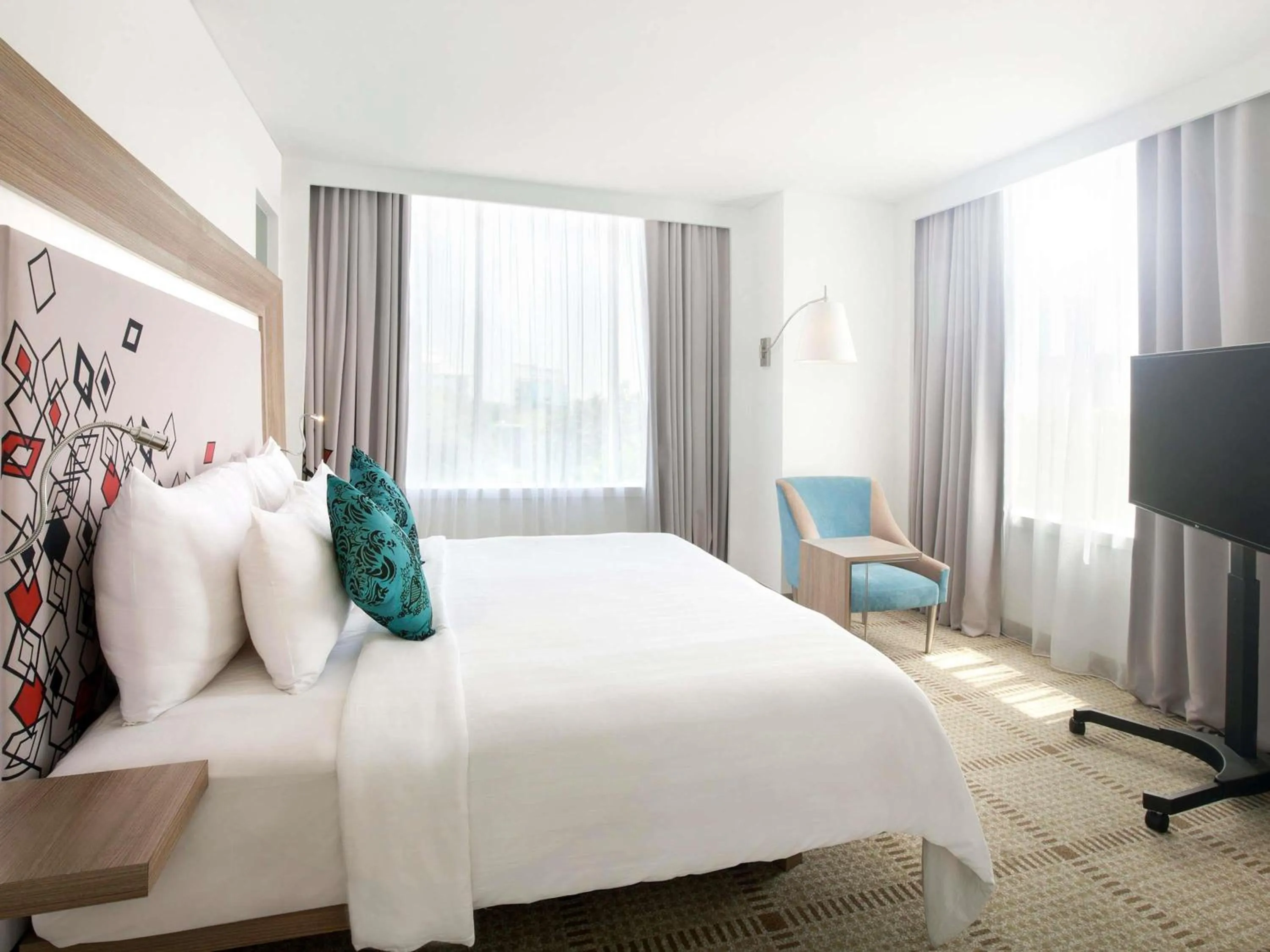 Bedroom, Bed in Novotel Makassar Grand Shayla