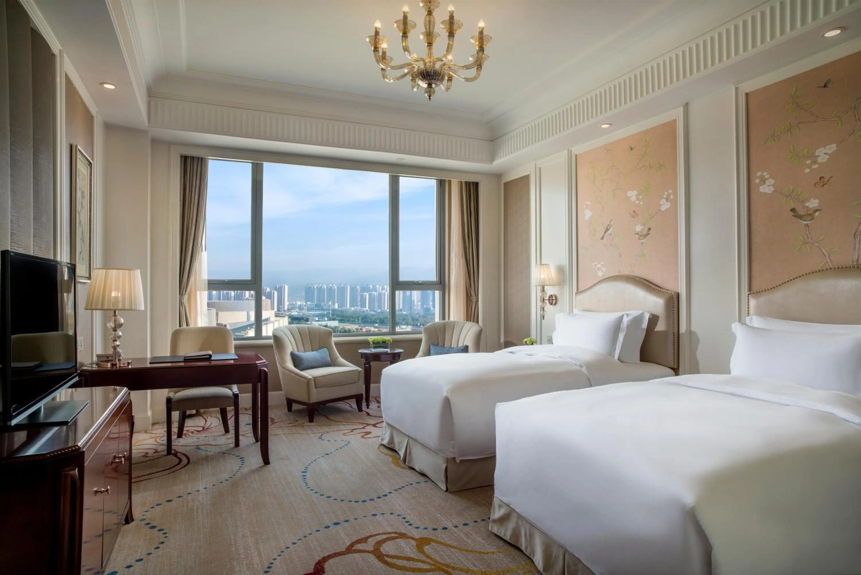 Photo of the whole room, Bed in Sofitel Xining