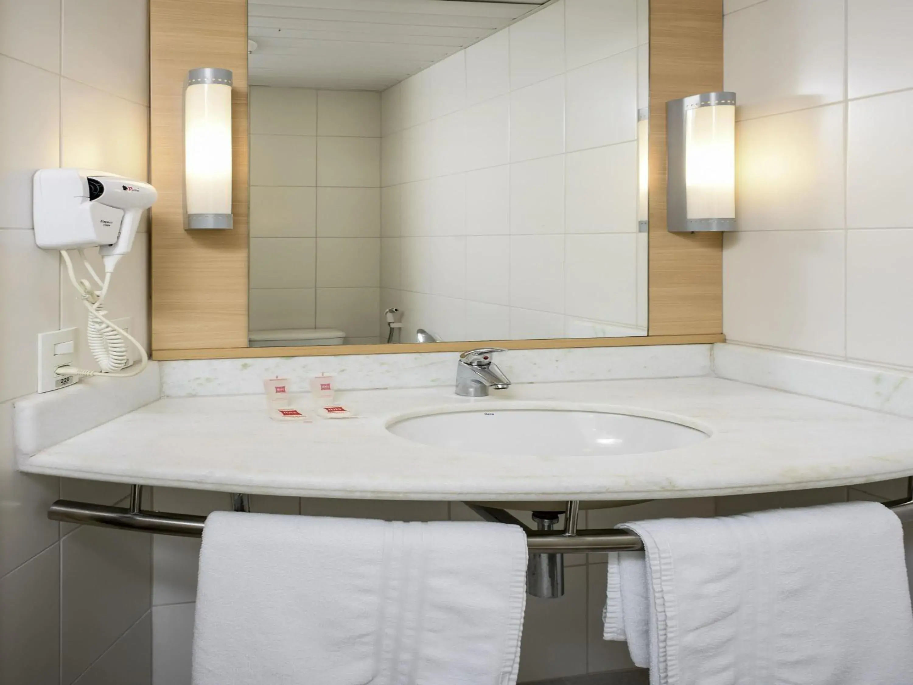 Bedroom in ibis Belem Aeroporto Bedroom in ibis Belem Aeroporto